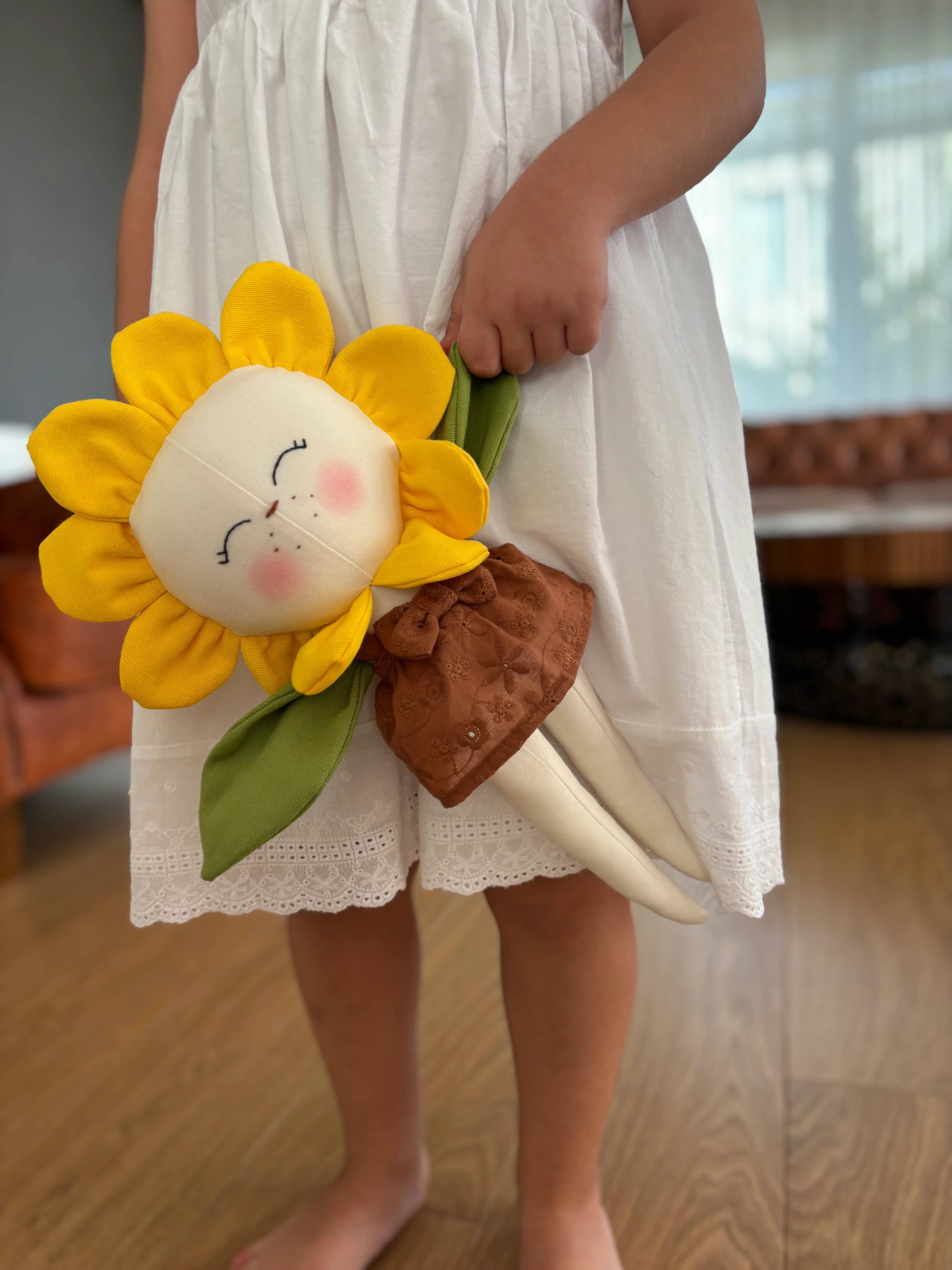 Çiçek Lalu El Yapımı Bez Bebek