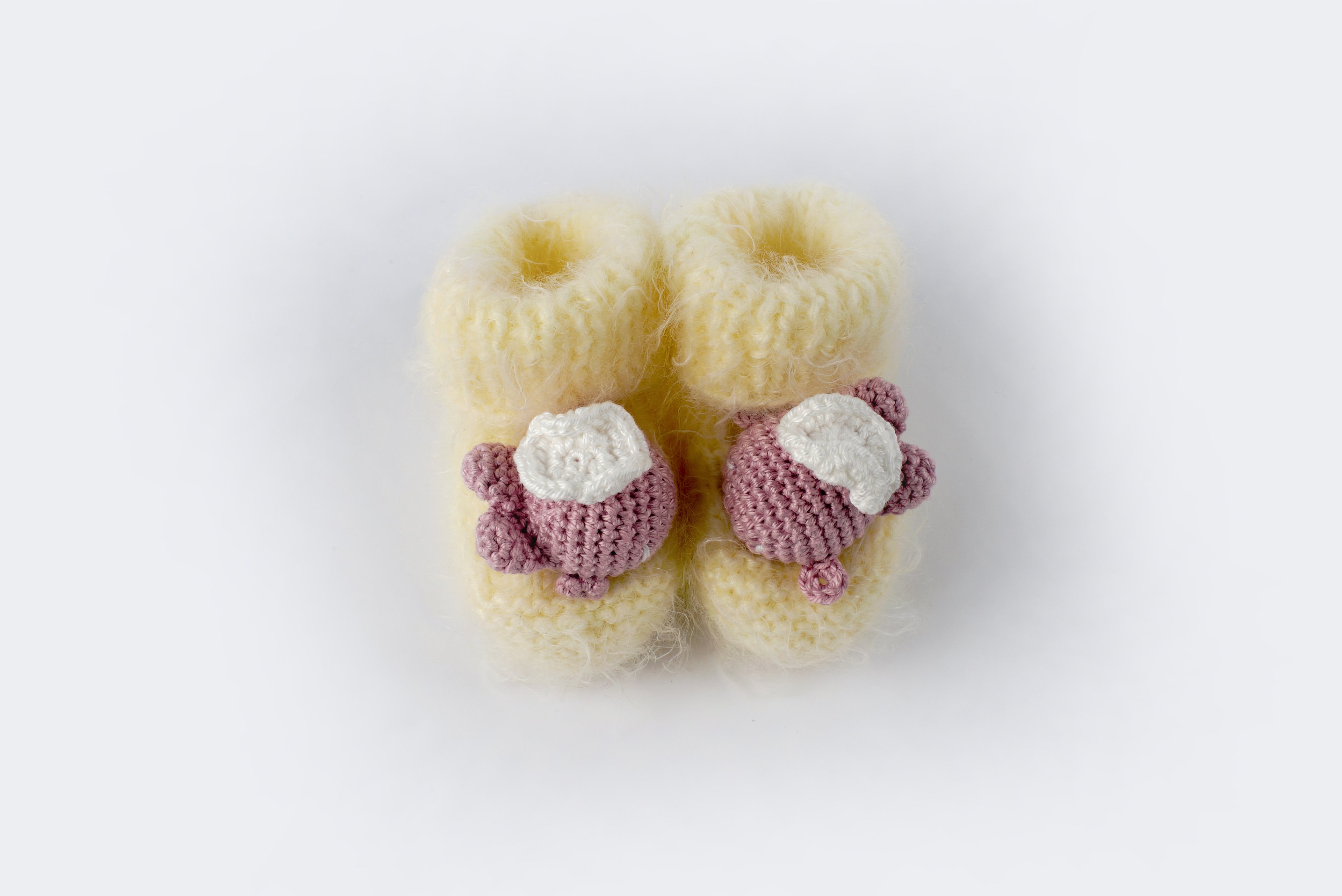 Yenidoğan Natural Bebek Amigurumi Hediyelik Set Pembe Balina Diş Kaşıyıcılı Uyku Arkadaşı, Bilezik ve Patik Seti