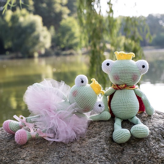 Amigurumi Örgü Bebek Çocuk Doğal Oyun Arkadaşı Oyuncak Kurbağa Prenses