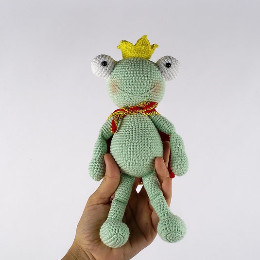 Amigurumi Örgü Bebek Çocuk Doğal Oyun Arkadaşı Oyuncak Kurbağa Prens