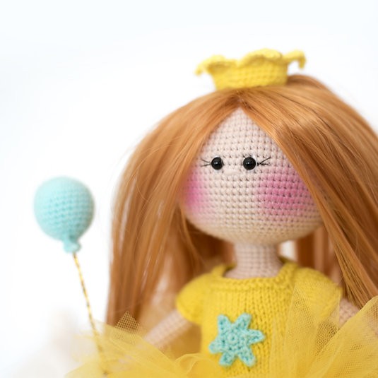 Amigurumi Örgü Bebek Çocuk Doğal Oyun Arkadaşı Oyuncak Sarı Elbiseli Kız
