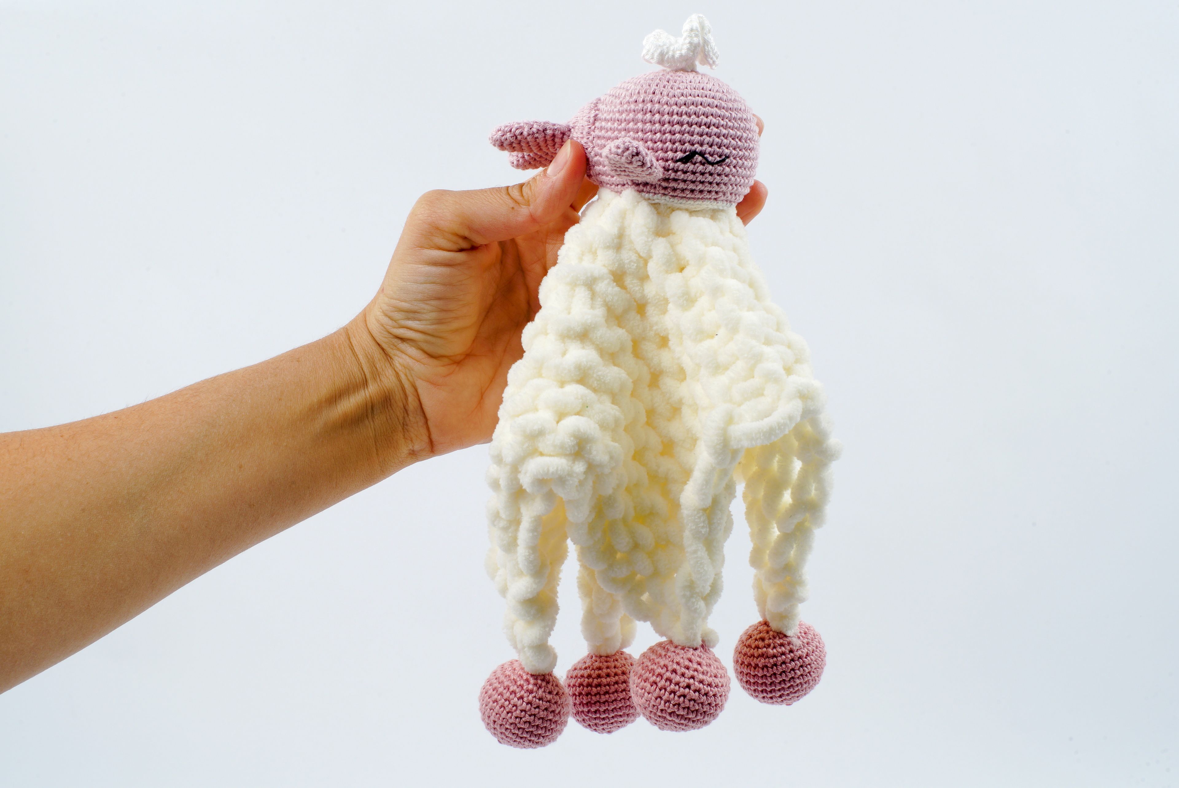 Yenidoğan Natural Bebek Amigurumi Hediyelik Set Pembe Balina Diş Kaşıyıcılı Uyku Arkadaşı, Bilezik ve Patik Seti