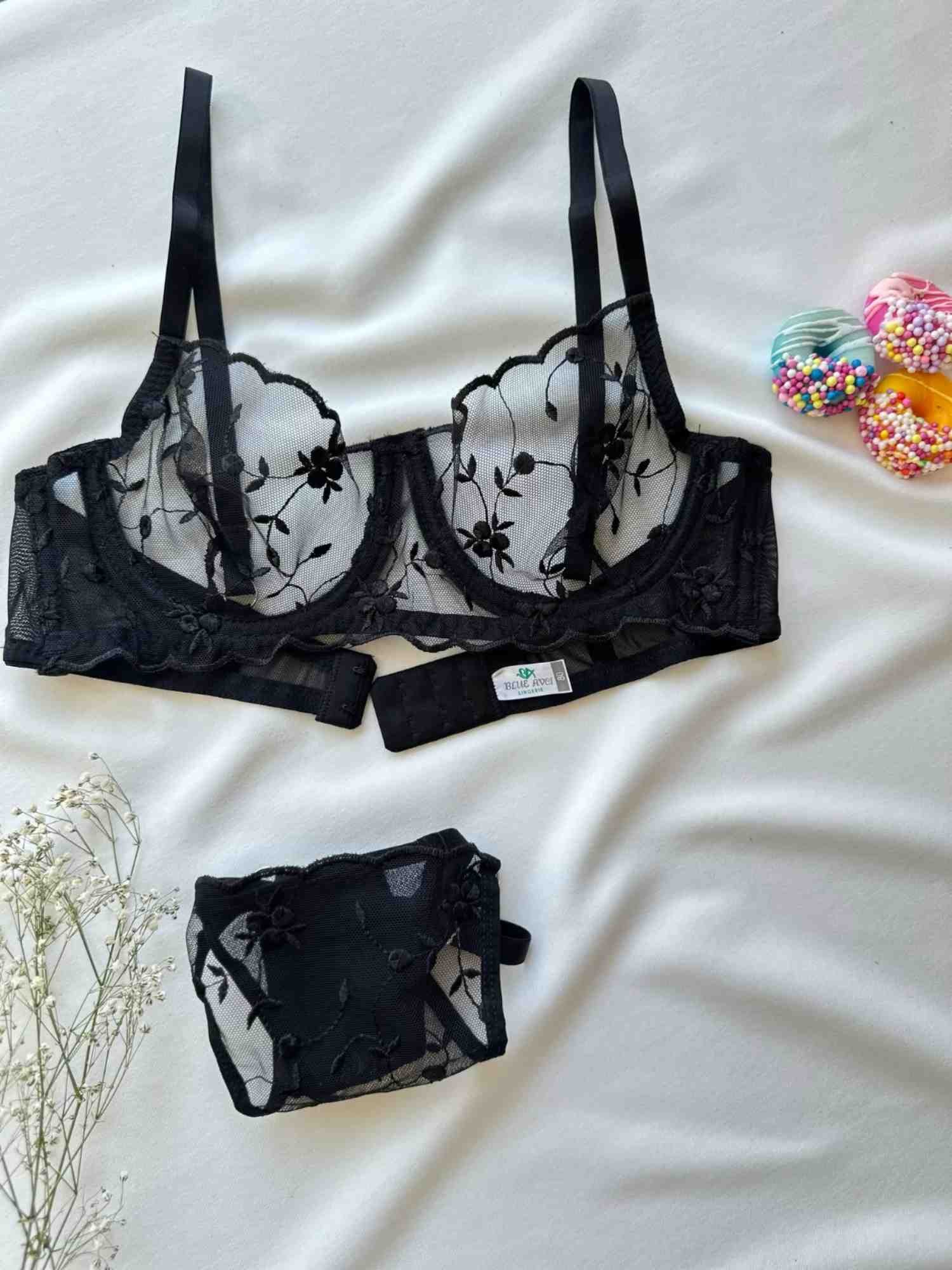 SİYAH DANTELLİ ÇİÇEK DESEN BRA SET
