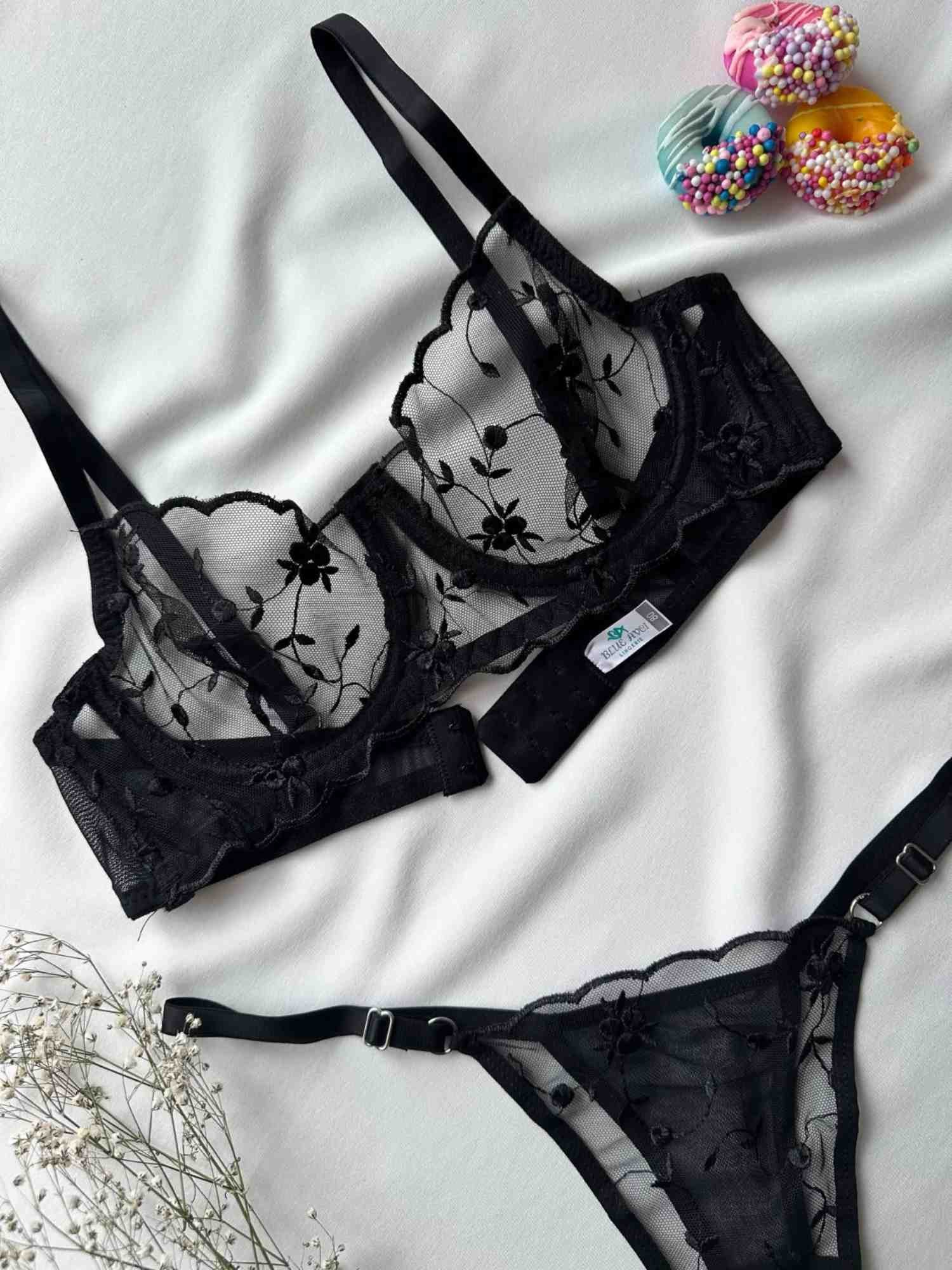 SİYAH DANTELLİ ÇİÇEK DESEN BRA SET