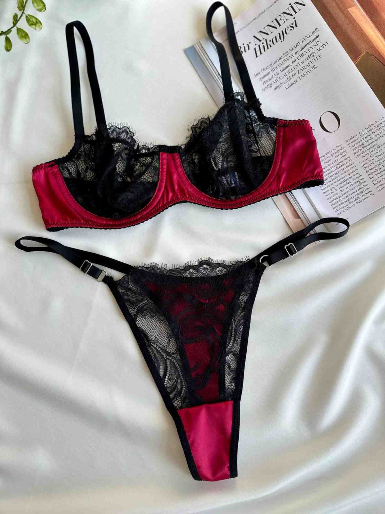 FUŞYA RENK DERİ DETAYLI SİYAH DANTELLİ BRA SET