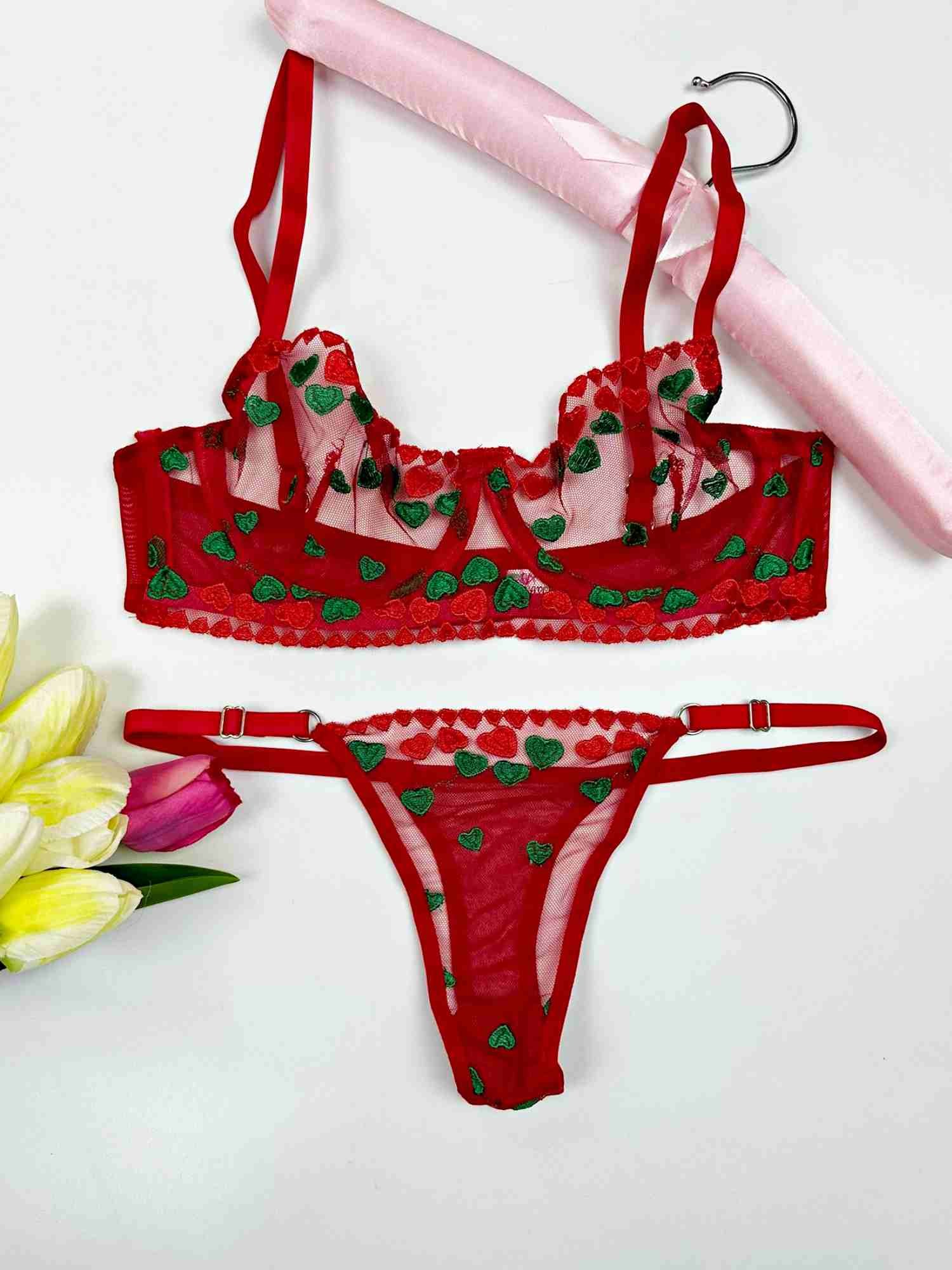 KIRMIZI YEŞİL KALP NAKIŞLI BRA SET