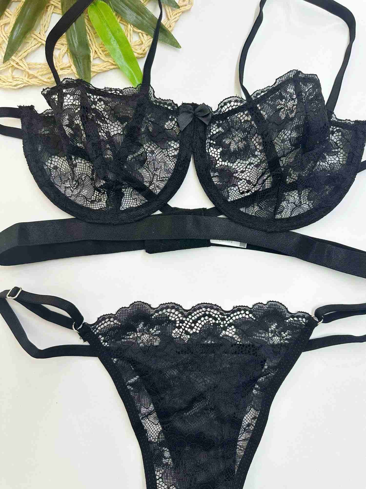 SİYAH TÜLLÜ BRA SET