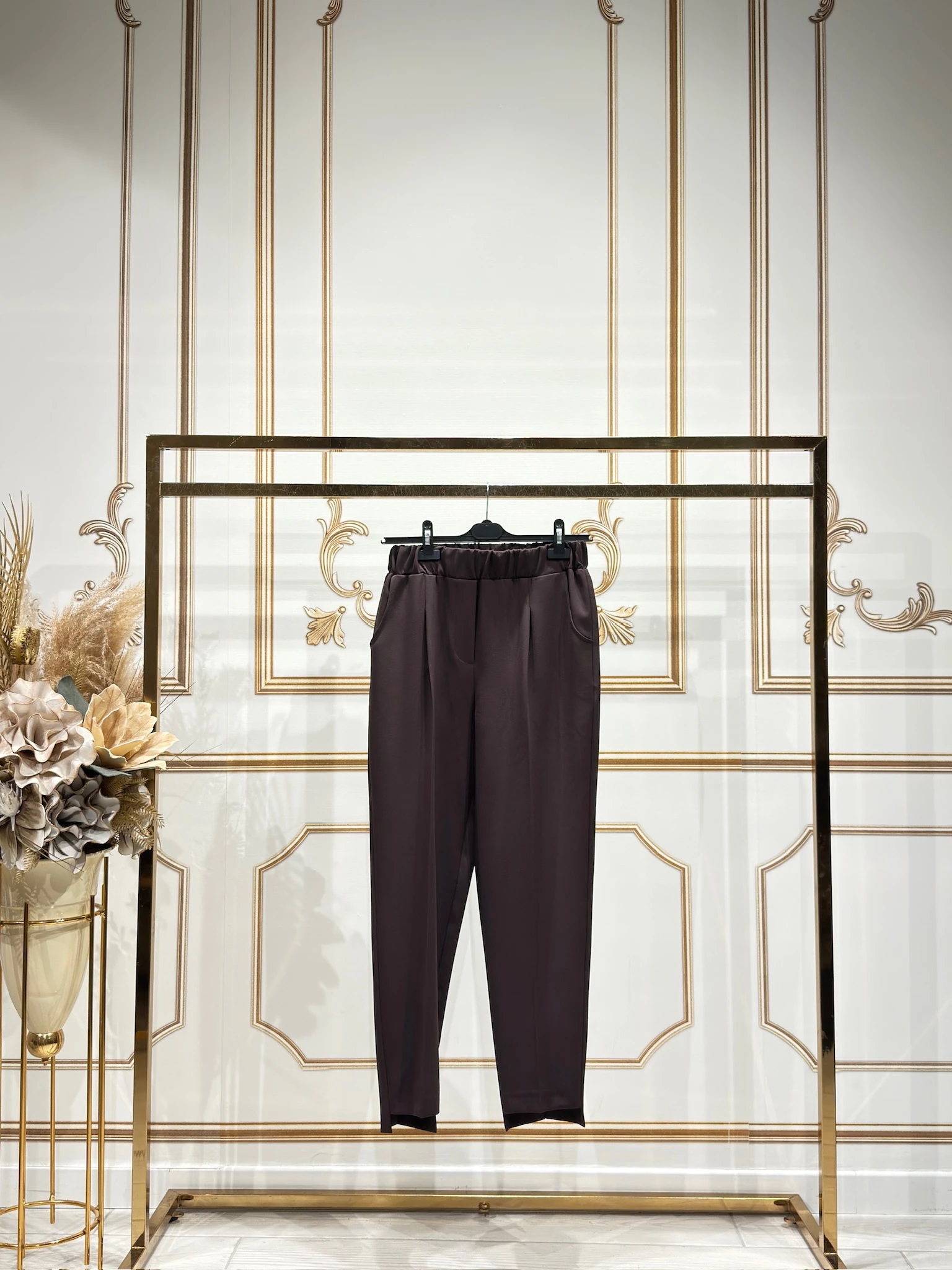 BELİ LASTİKLİ ÖNÜ KISA ARKASI UZUN PANTOLON