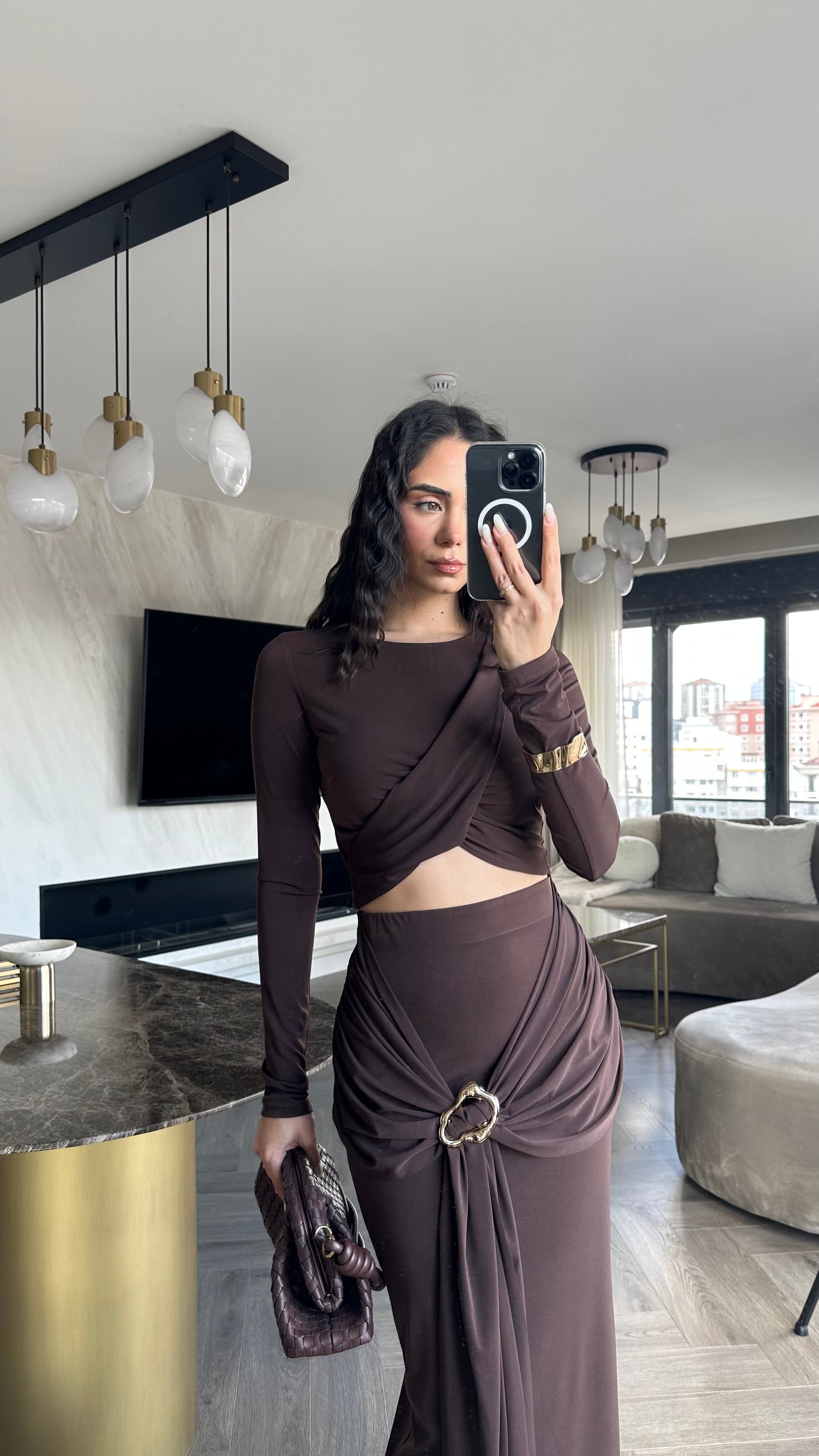 Crop Bluz Tokalı Etek Takım Kahve