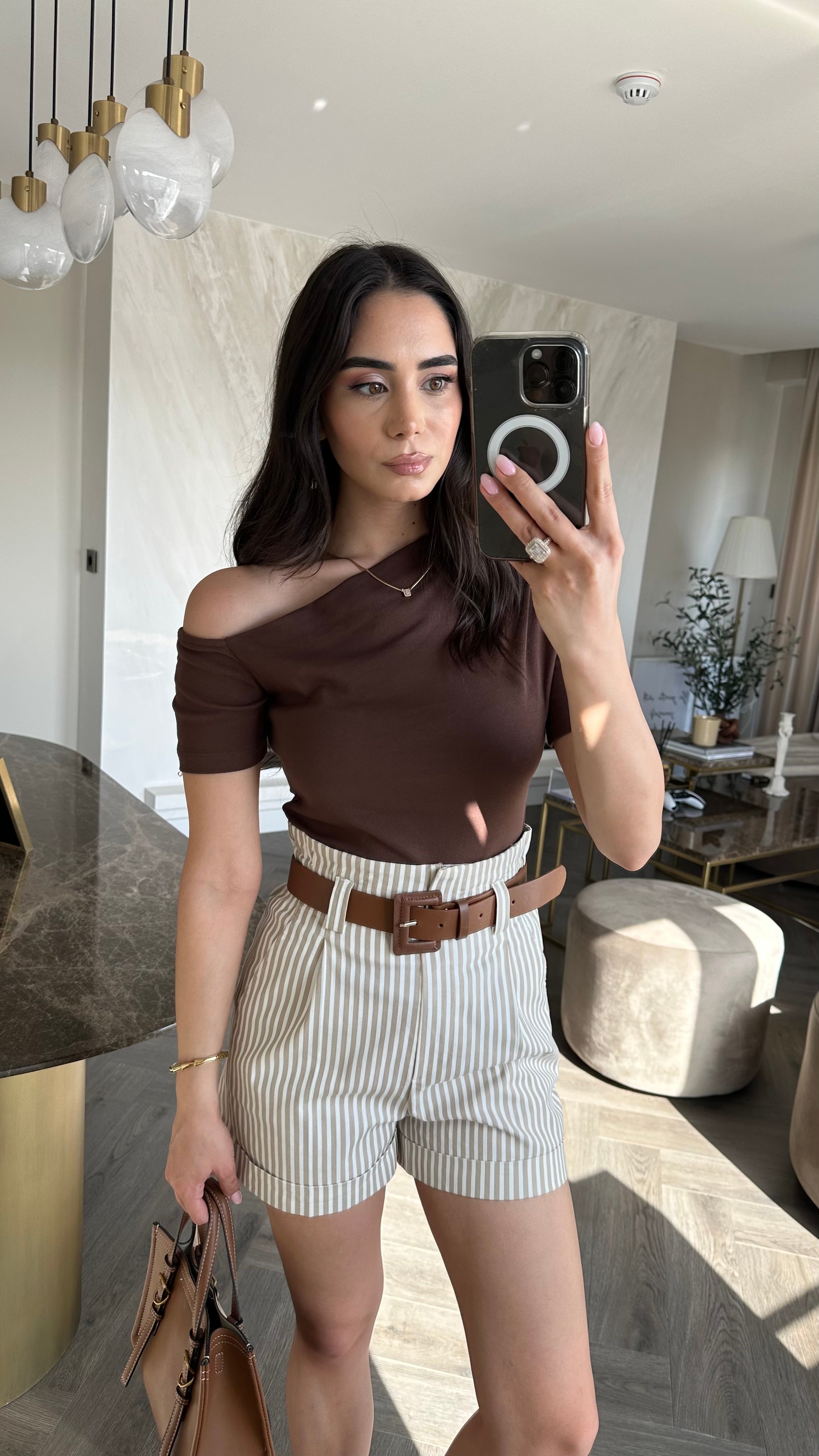Kemerli Çizgili Şort