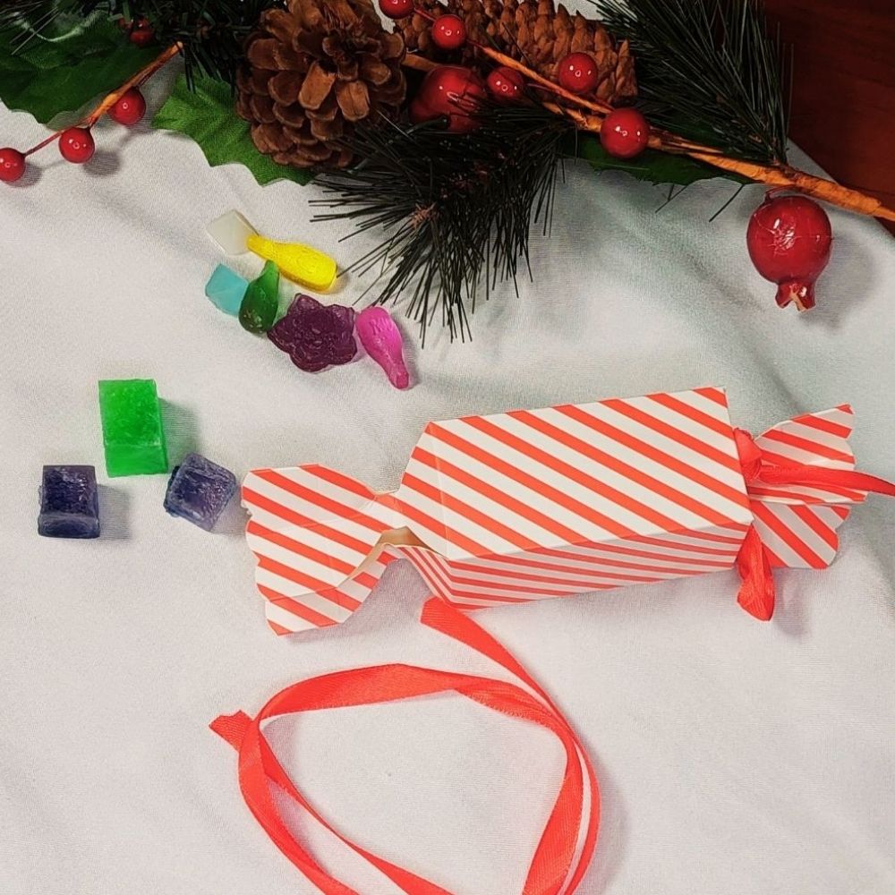 Kırmızı-Beyaz Karton Kutu