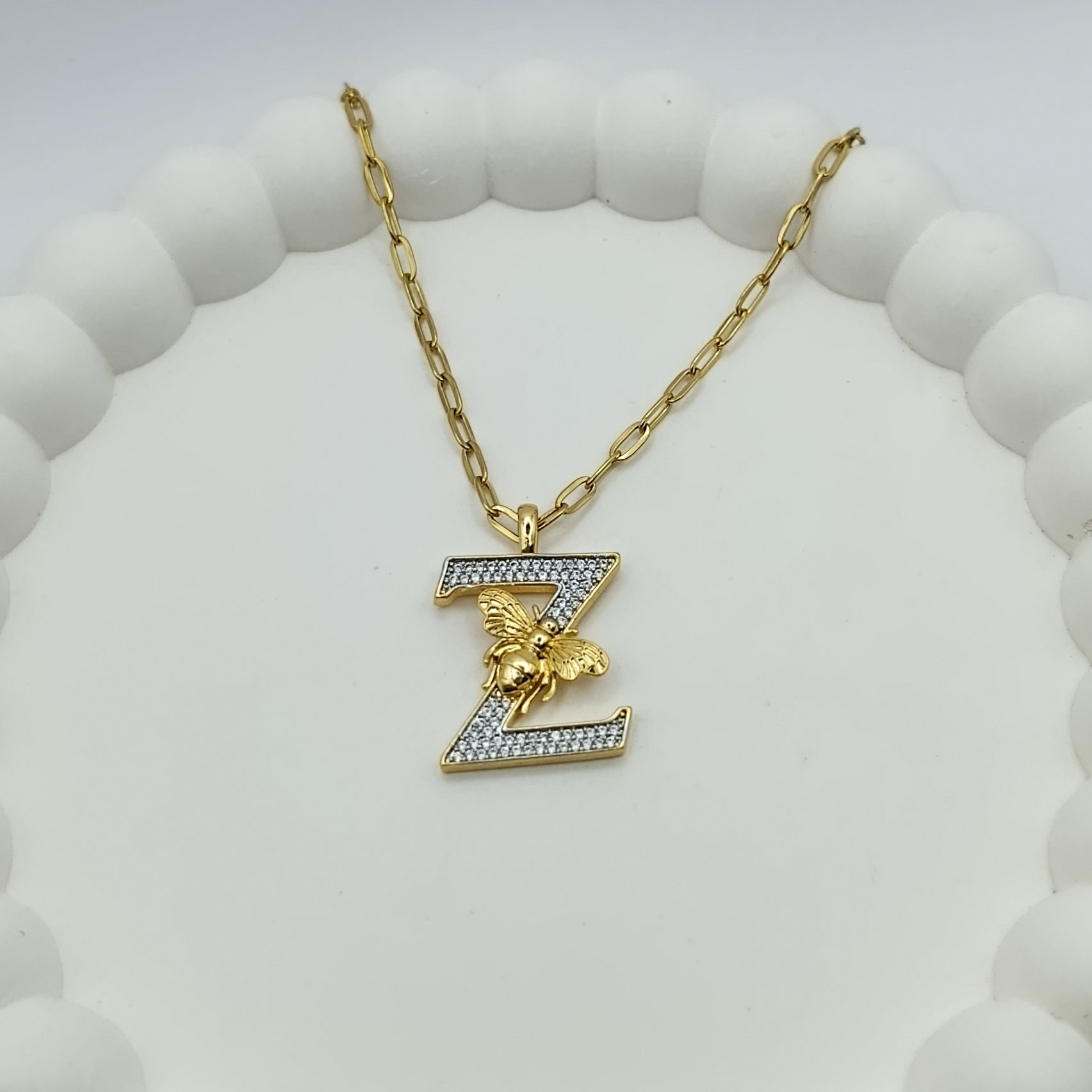 Çelik Z Harfli Kolye Arı Detaylı Zirkon Taşlı Uç Detay Ataç Zincir Gold Renk