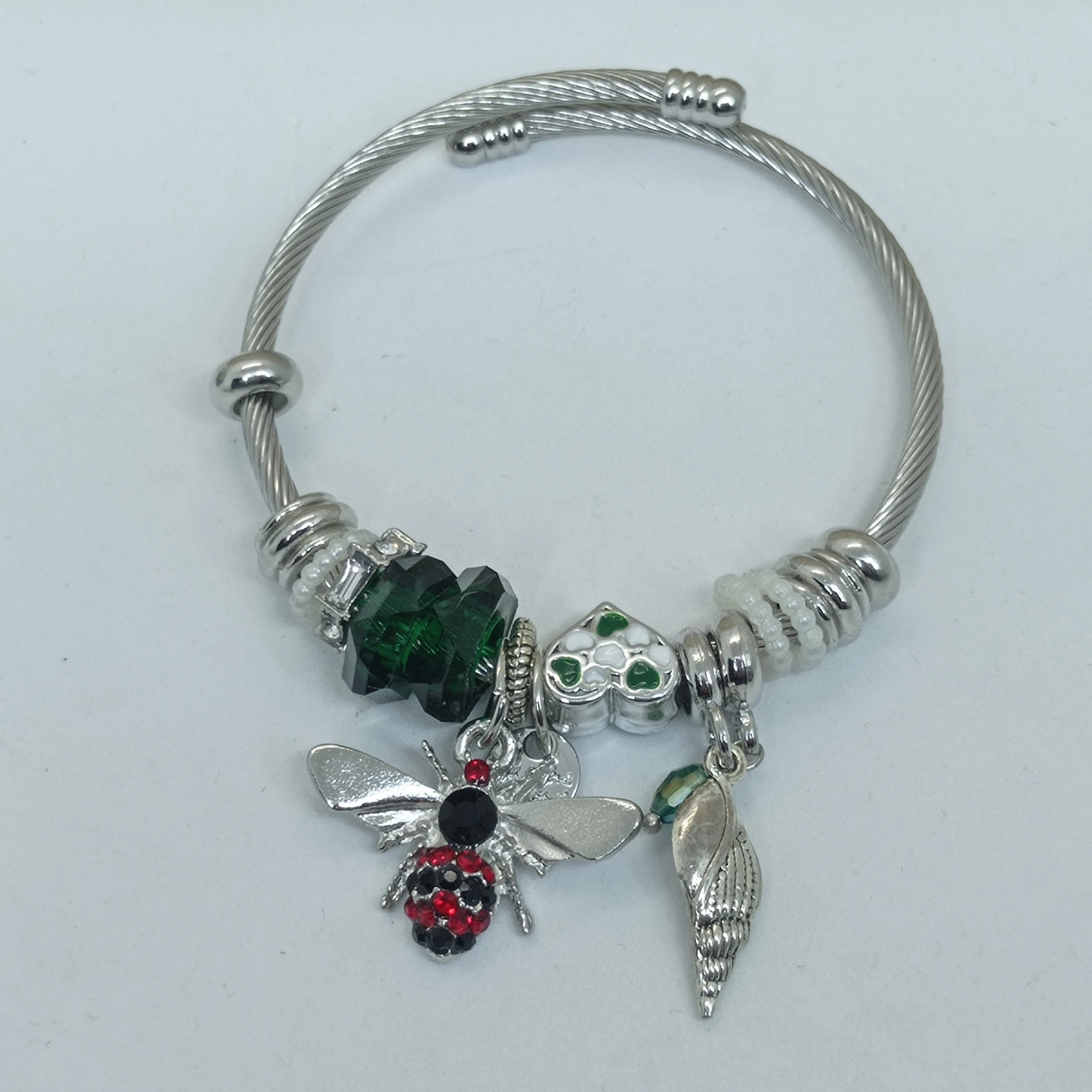 Çelik Gümüş Kordonlu Renkli Murano Boncuklu Çarmlı Şans Bilekliği  - Kırmızı Arı