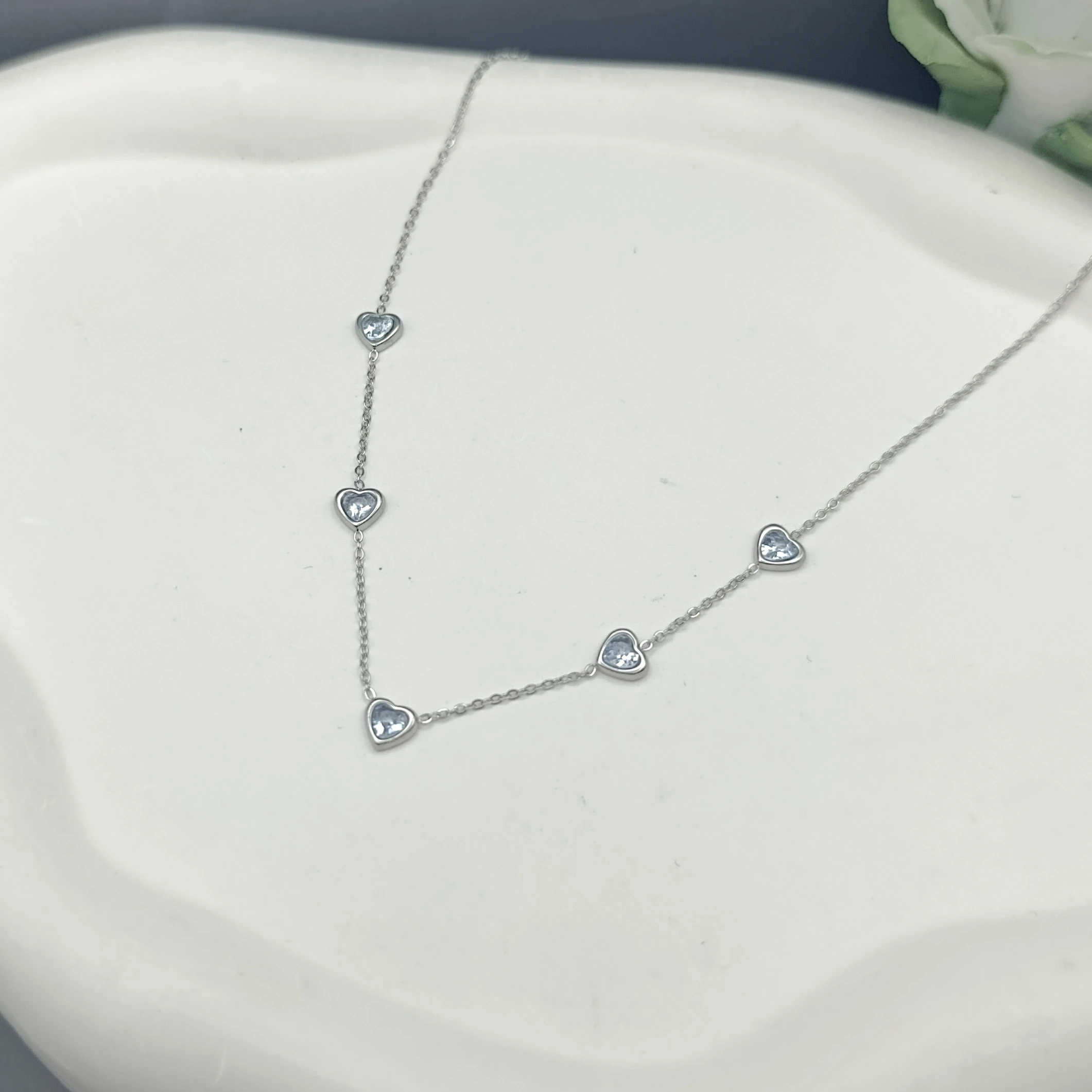 Çelik Kolye Sıralı Kalp Detaylı Zirkon Taşlı - Gümüş