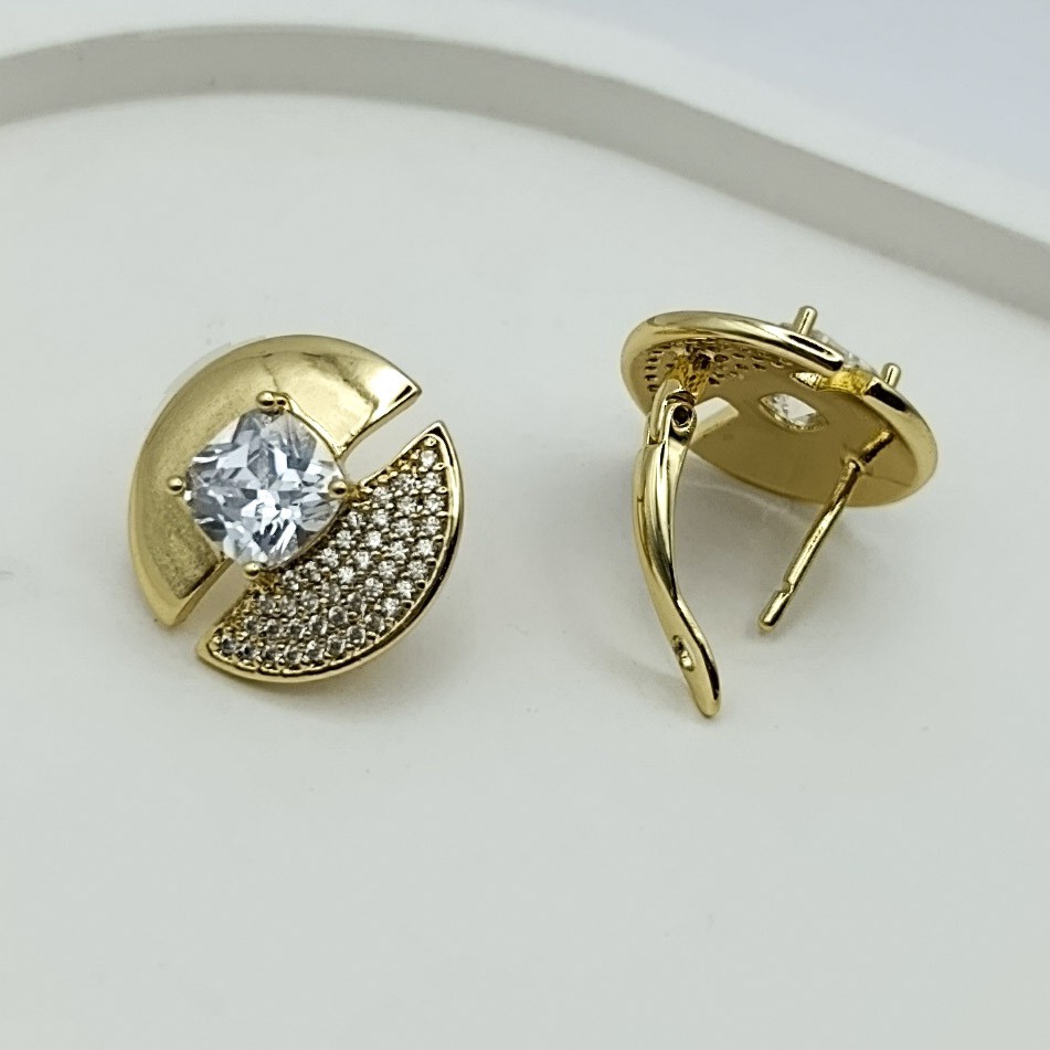 Xuping Yarım Ay Model Baget ve Sıvama Zirkon Taşlı 14k Gold Renk