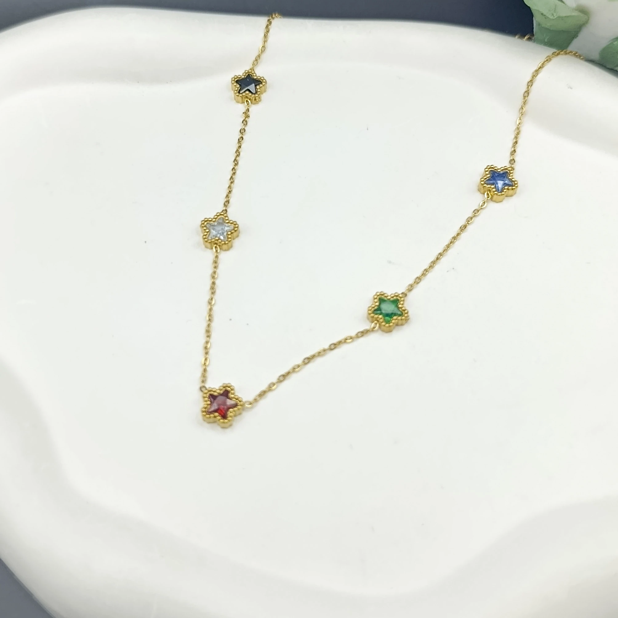 Çelik Kolye Sıralı Renkli Taşlı 5 Yıldız Detaylı Zirkon Taşlı Gold Renk