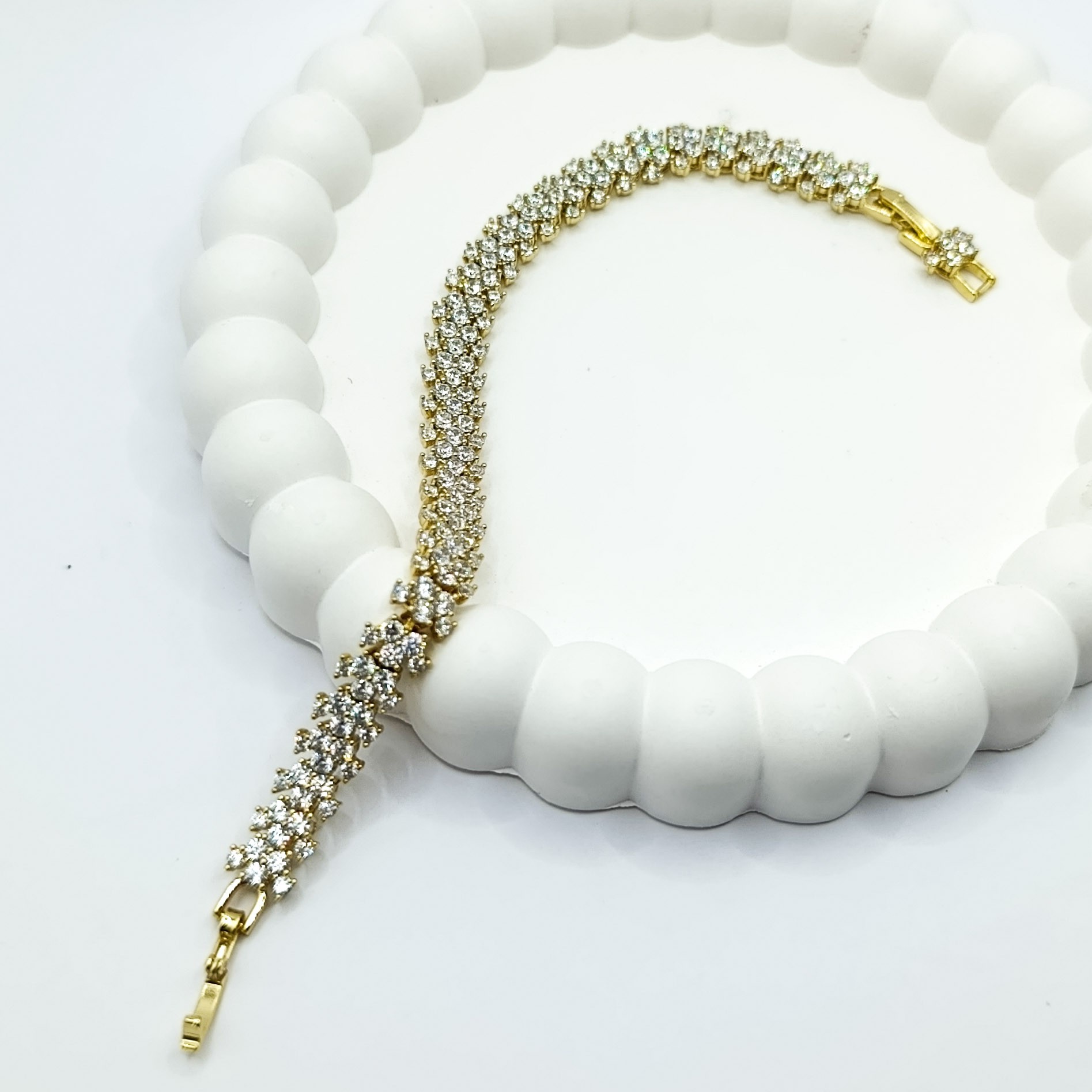 XUPİNG  Zirkon Taşlı Alya Model Bileklik Gold Renk