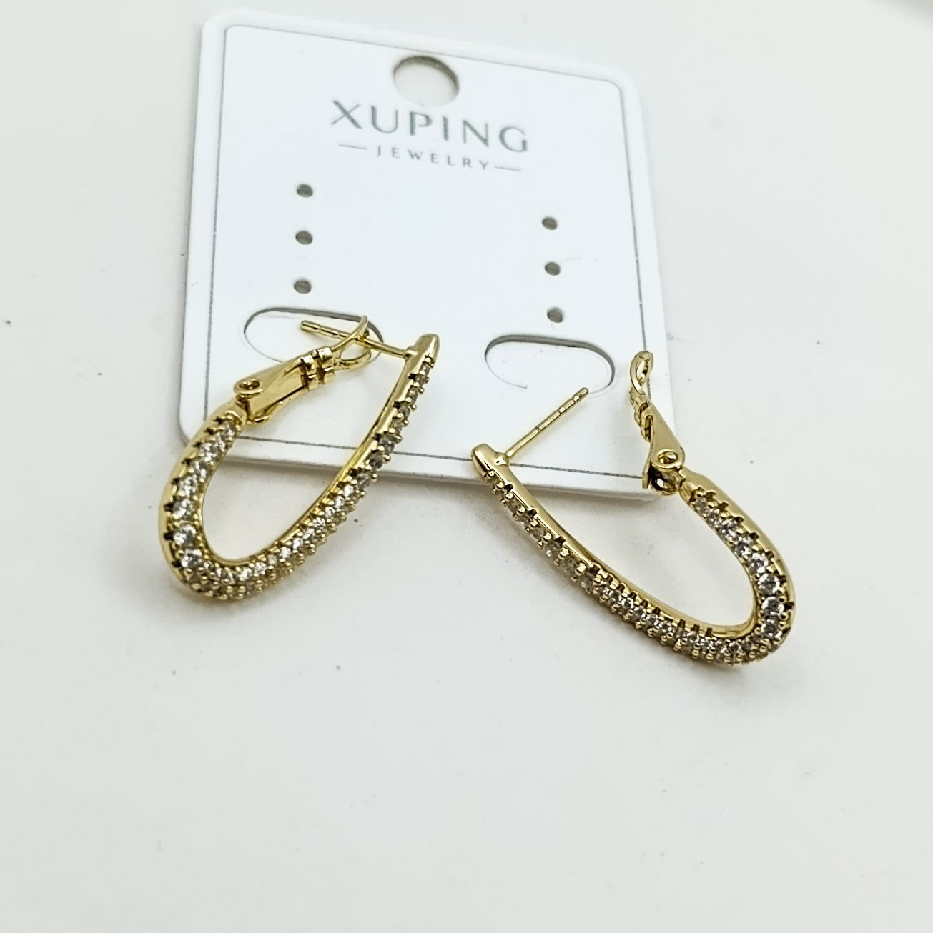 Xuping Küpe Asimetrik Halka Model Sıvama Zirkon Taşlı 14k Gold Renk
