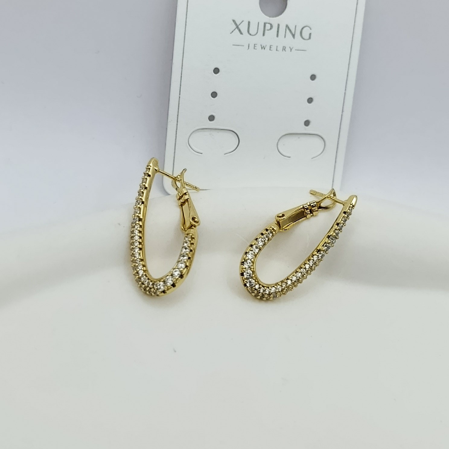 Xuping Küpe Asimetrik Halka Model Sıvama Zirkon Taşlı 14k Gold Renk