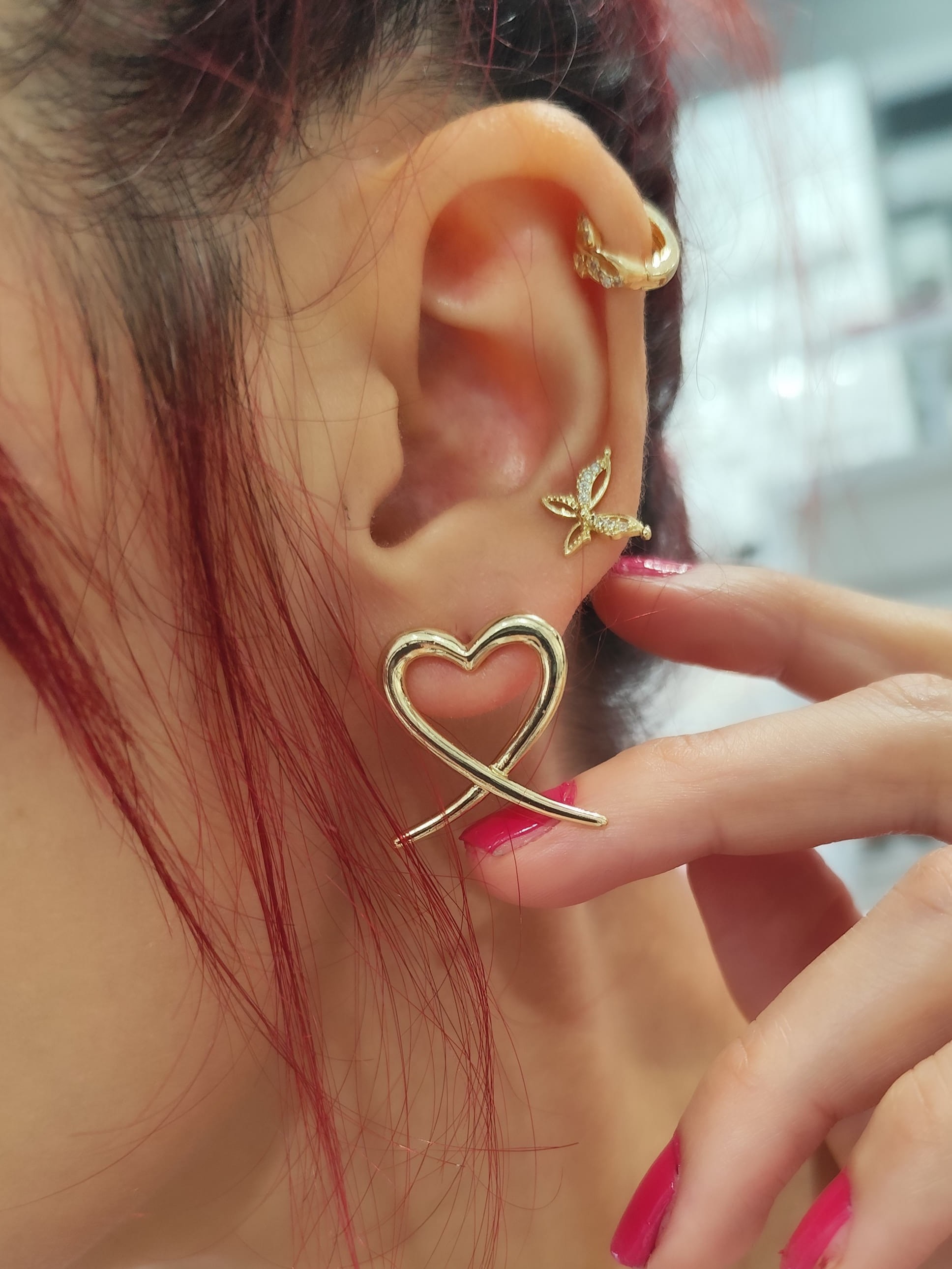 Xuping Küpe Kalplerimiz Bağlı Küpesi İçi Boş Kalp Model 14K Gold Renk