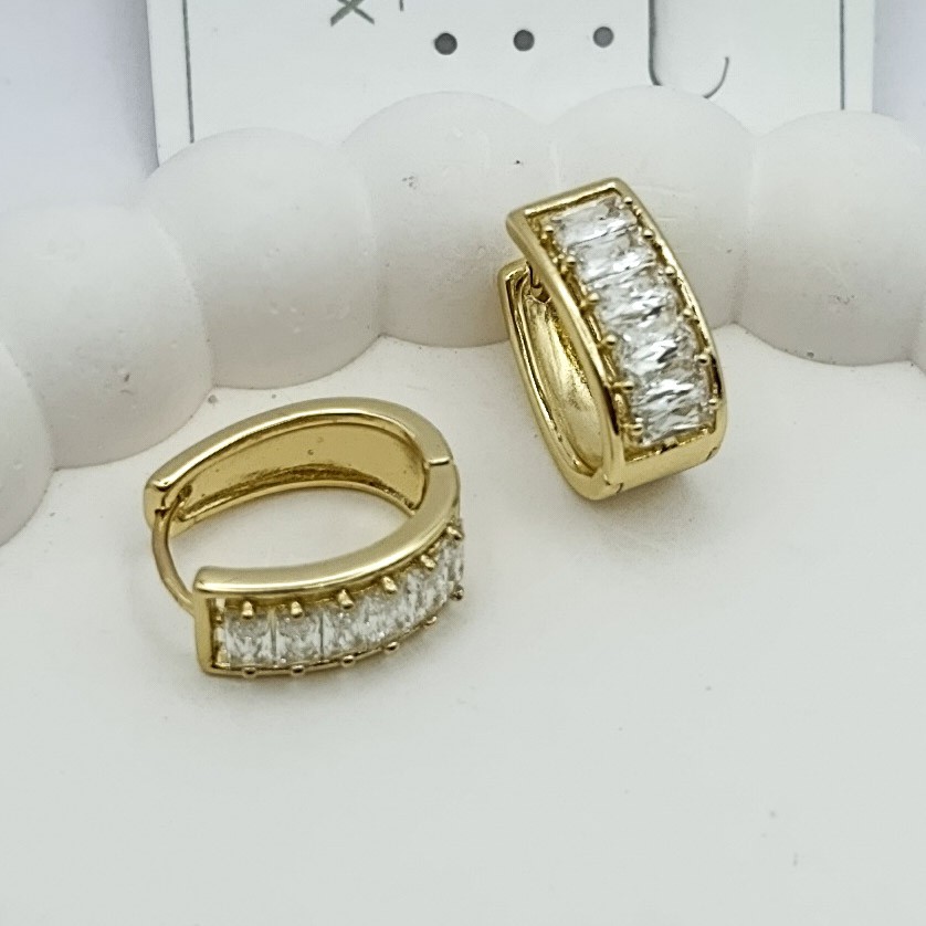 Xuping Küpe Prestige Yarım Suyolu Halka Model  Zirkon Taşlı 14k Gold Renk