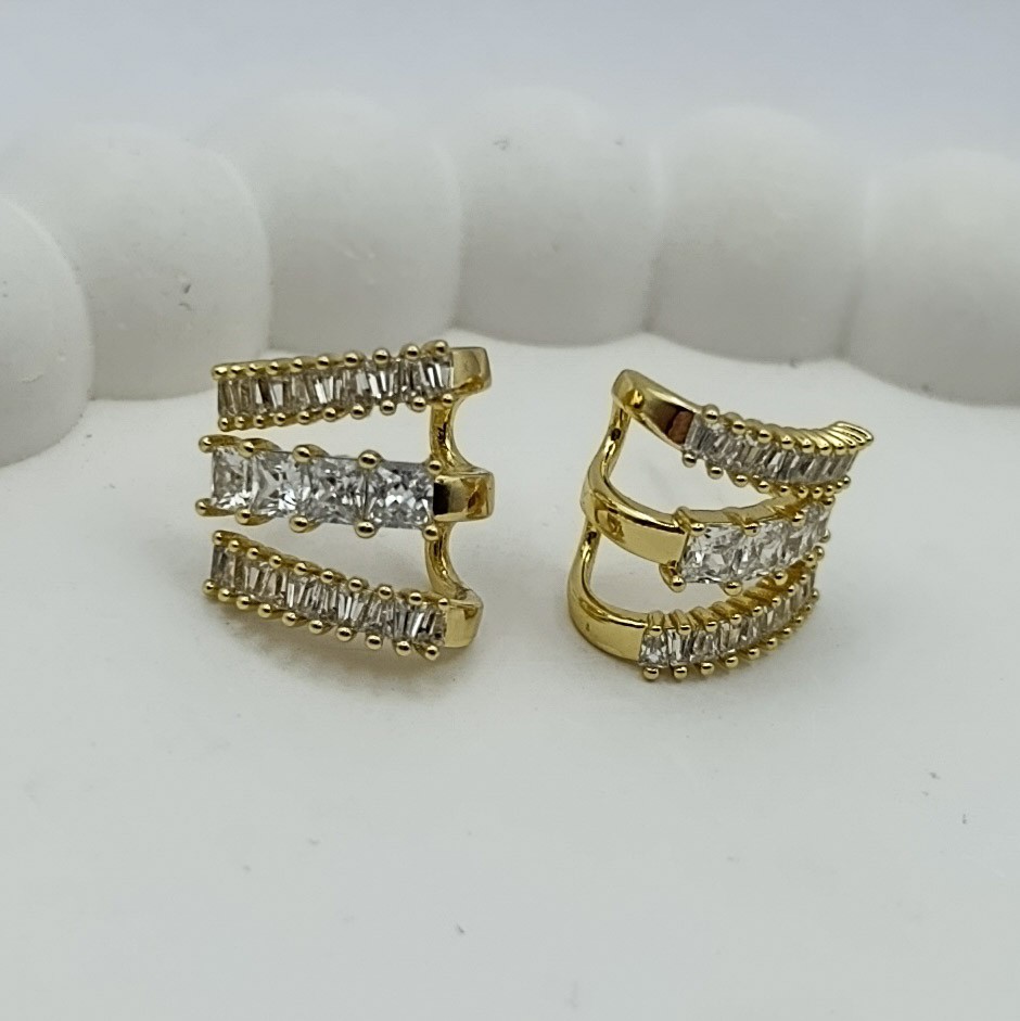 Xuping Küpe Üç Işık Model Tek Küpe Üçlü Görünüm Zirkon Taşlı 14k Gold Renk