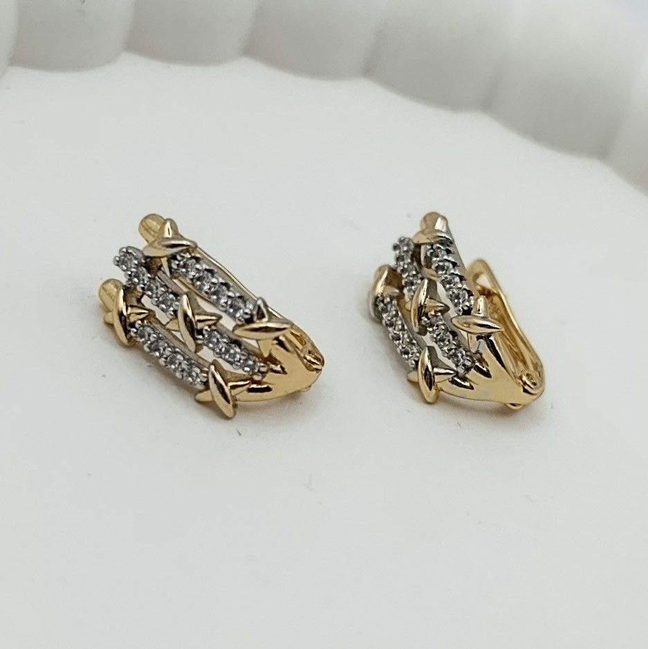 Xuping Küpe Yıldız Yolu Zirkon Taşllar Üzerine Parıltı Detay Halka Tipi Rose Gold Renk