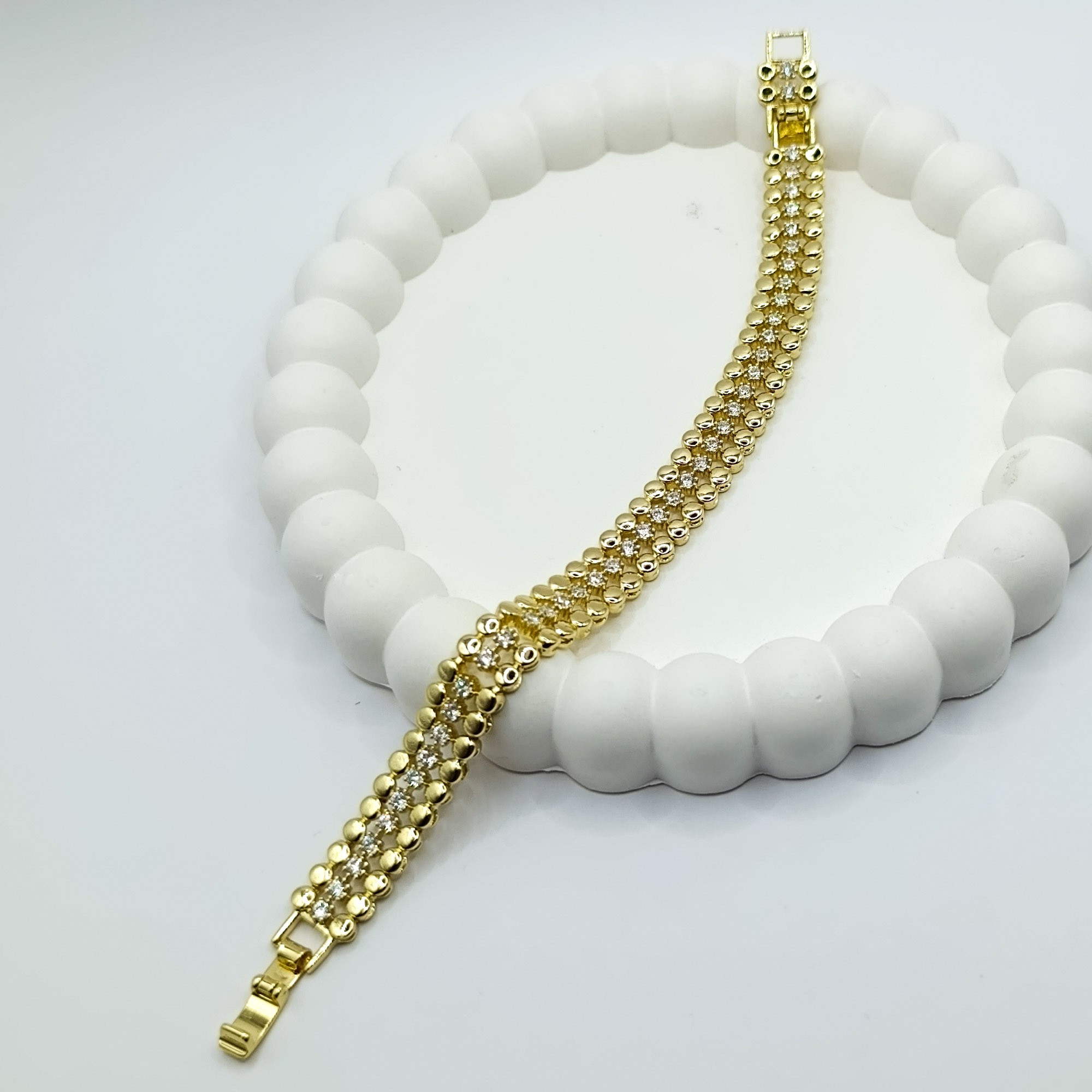 Xuping Bileklik Ortası Suyolu Zirkon Taşlı Kenarları Bitişik Dorika Model 14K Gold Renk