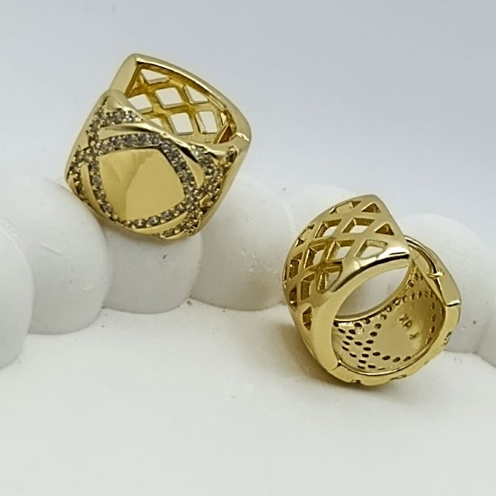 Xuping Küpe Crossline Çapraz Çizgi Desen Halka Model 14k Gold Renk