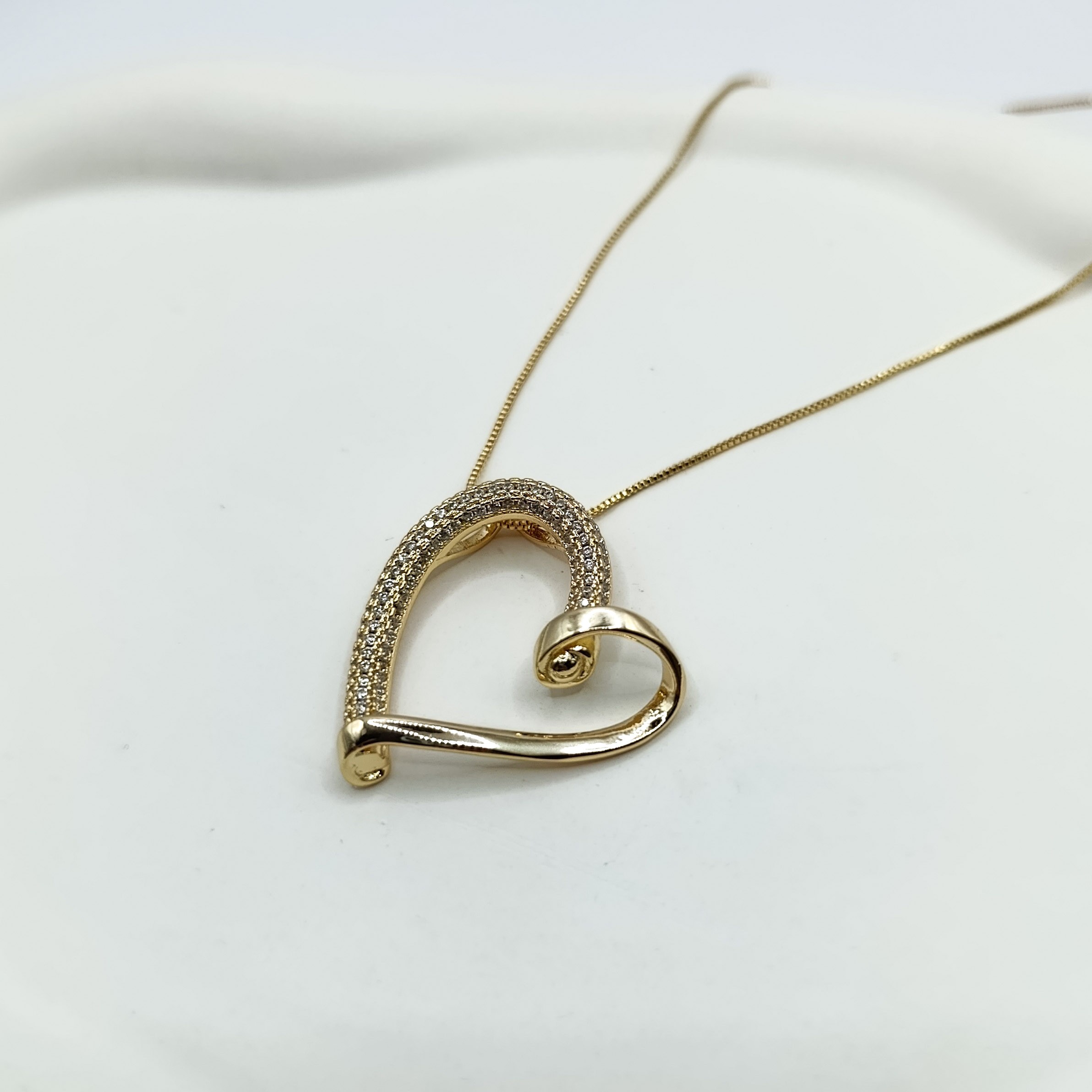 Xuping Kolye Eğik Kalp Detaylı Sıvama Zirkon Taşlı İnce Zincir Rose Gold Renk