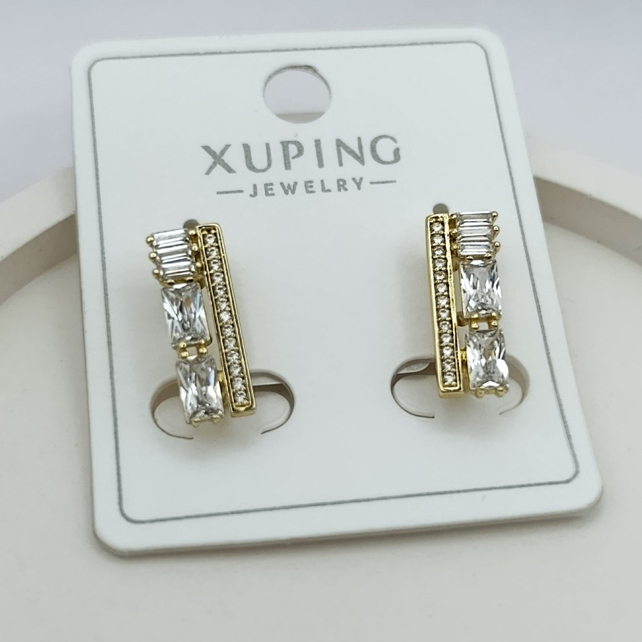 Xuping Lüks çizgi Model Zirkon Taşlı Halka Tipi 14k Gold Renk