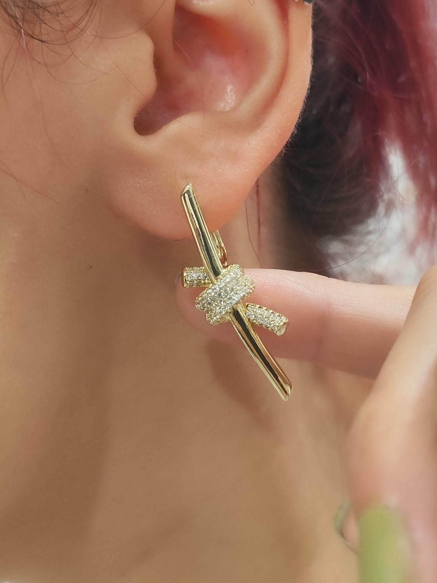 Xuping Küpe Zirkon Taşlı Dal Üzerine Sarılı Sarmaşık Model 14K Gold Renk
