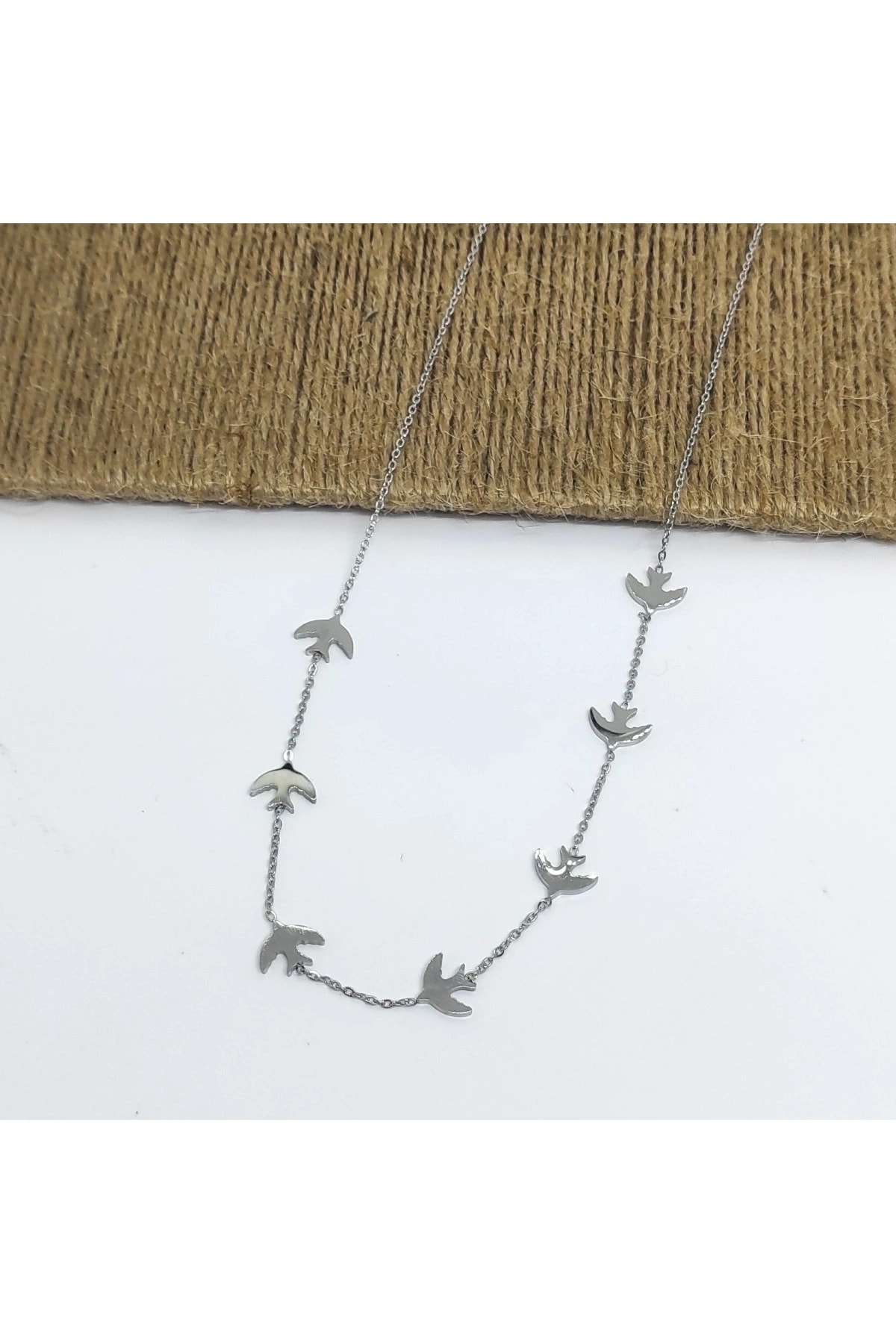 Çelik Kolye Sıralı Uçan Martılar Detaylı 