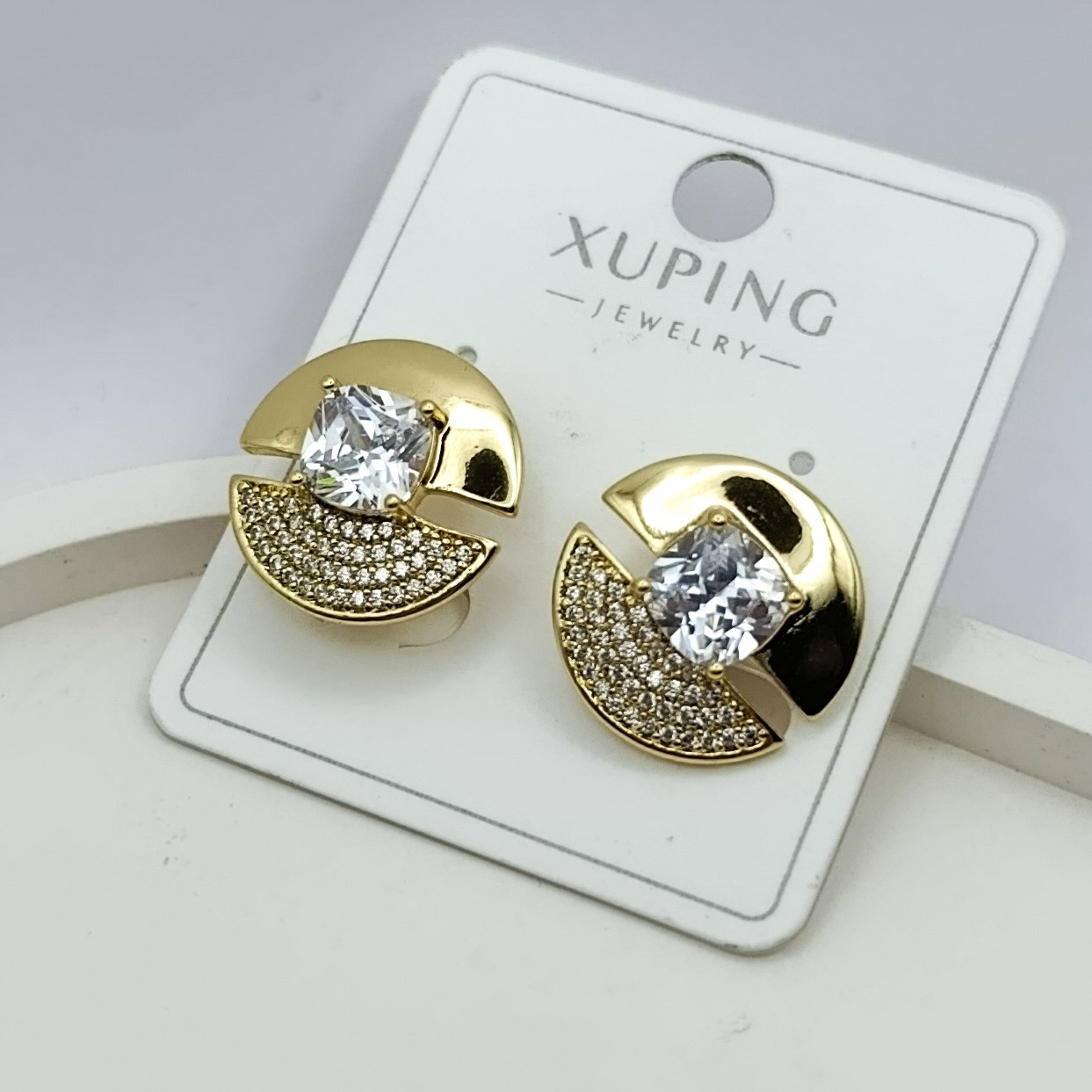 Xuping Yarım Ay Model Baget ve Sıvama Zirkon Taşlı 14k Gold Renk