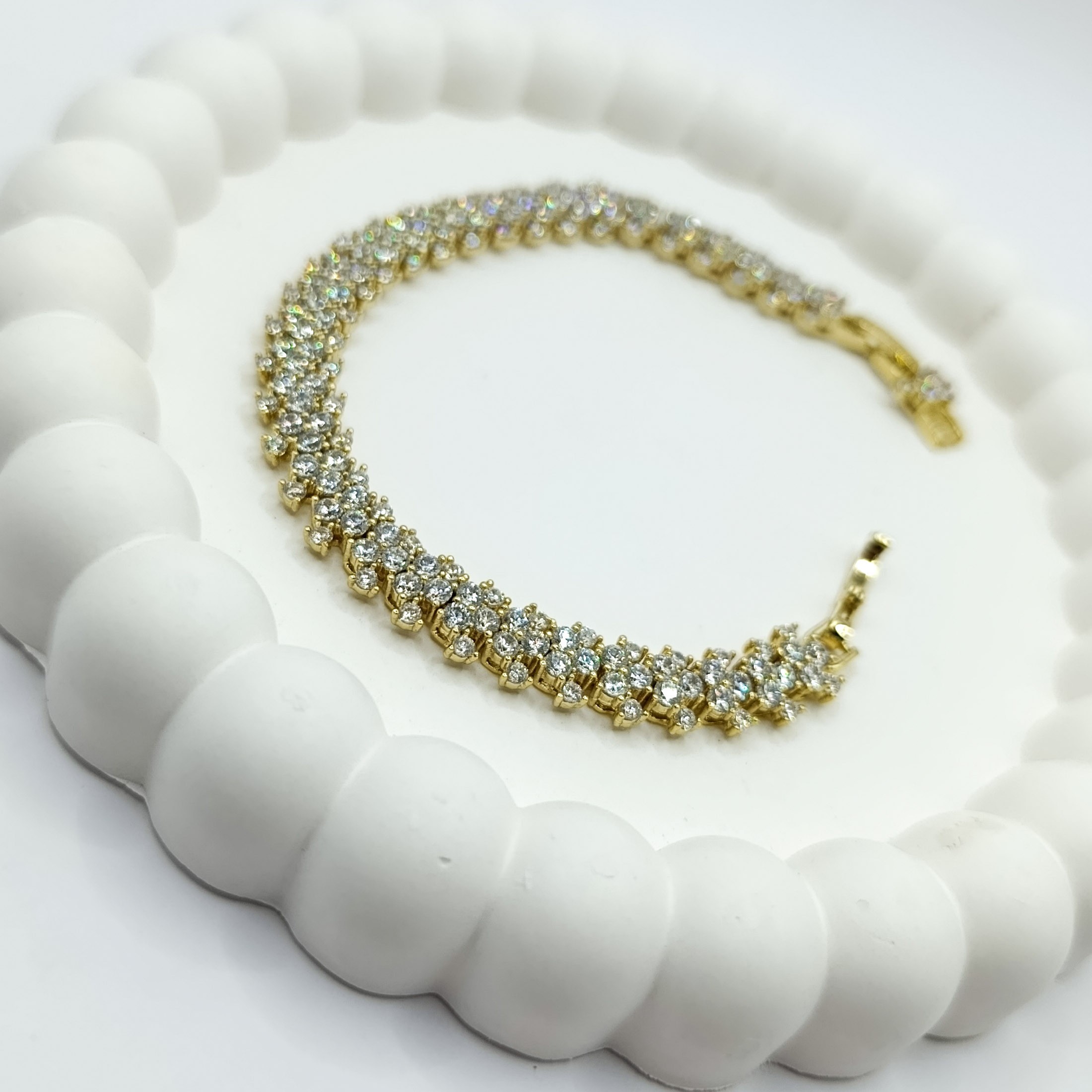 XUPİNG  Zirkon Taşlı Alya Model Bileklik Gold Renk