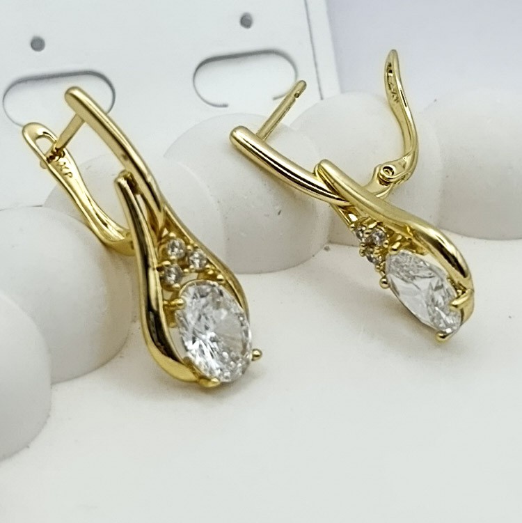 Xuping Küpe Elegance Küpe Oval Halkaya Bağlı Su Damlası Taşlı 14k Gold Renk