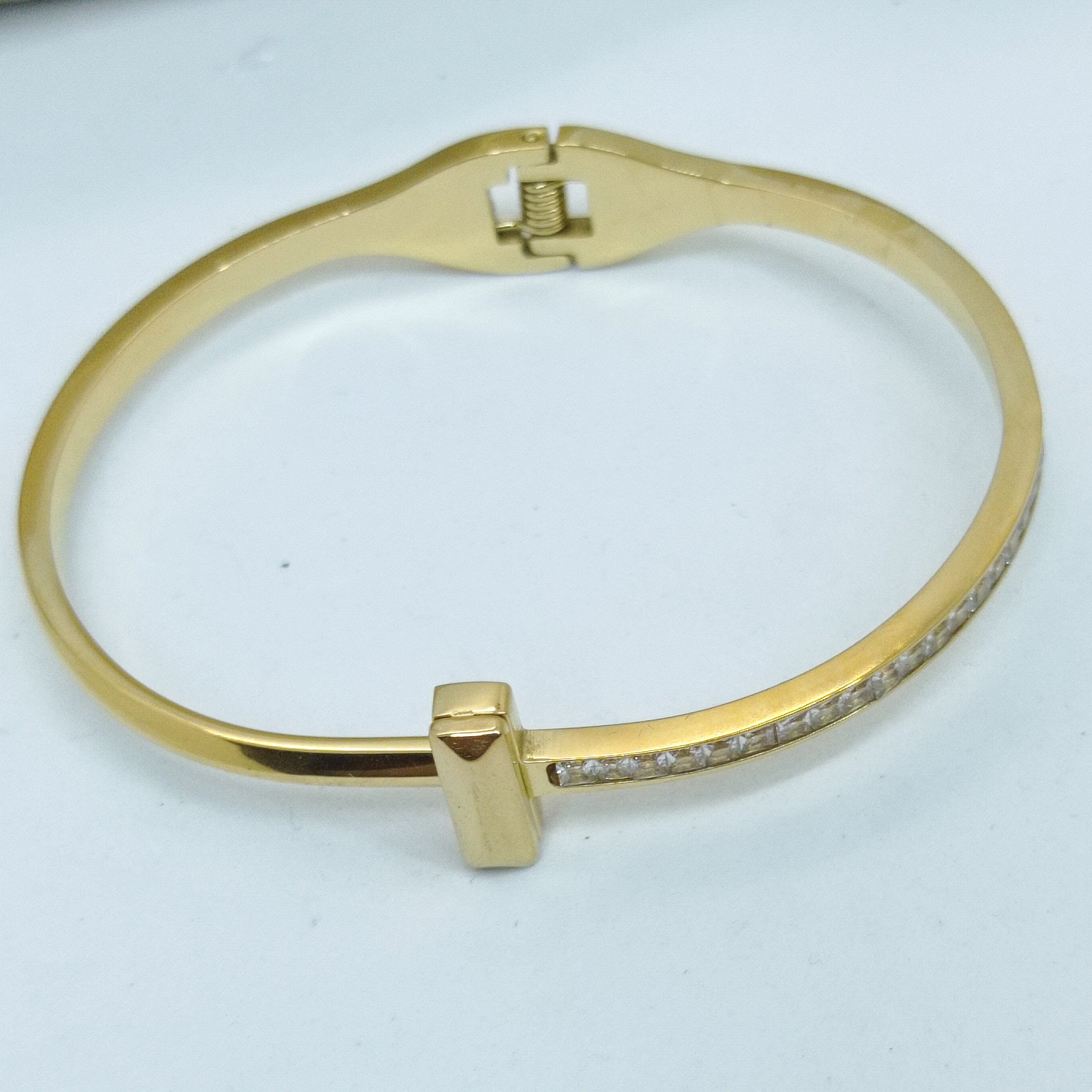Çelik Kelepçe Bileklik Zirkon Taşlı TT Model Gold Renk Bileklik