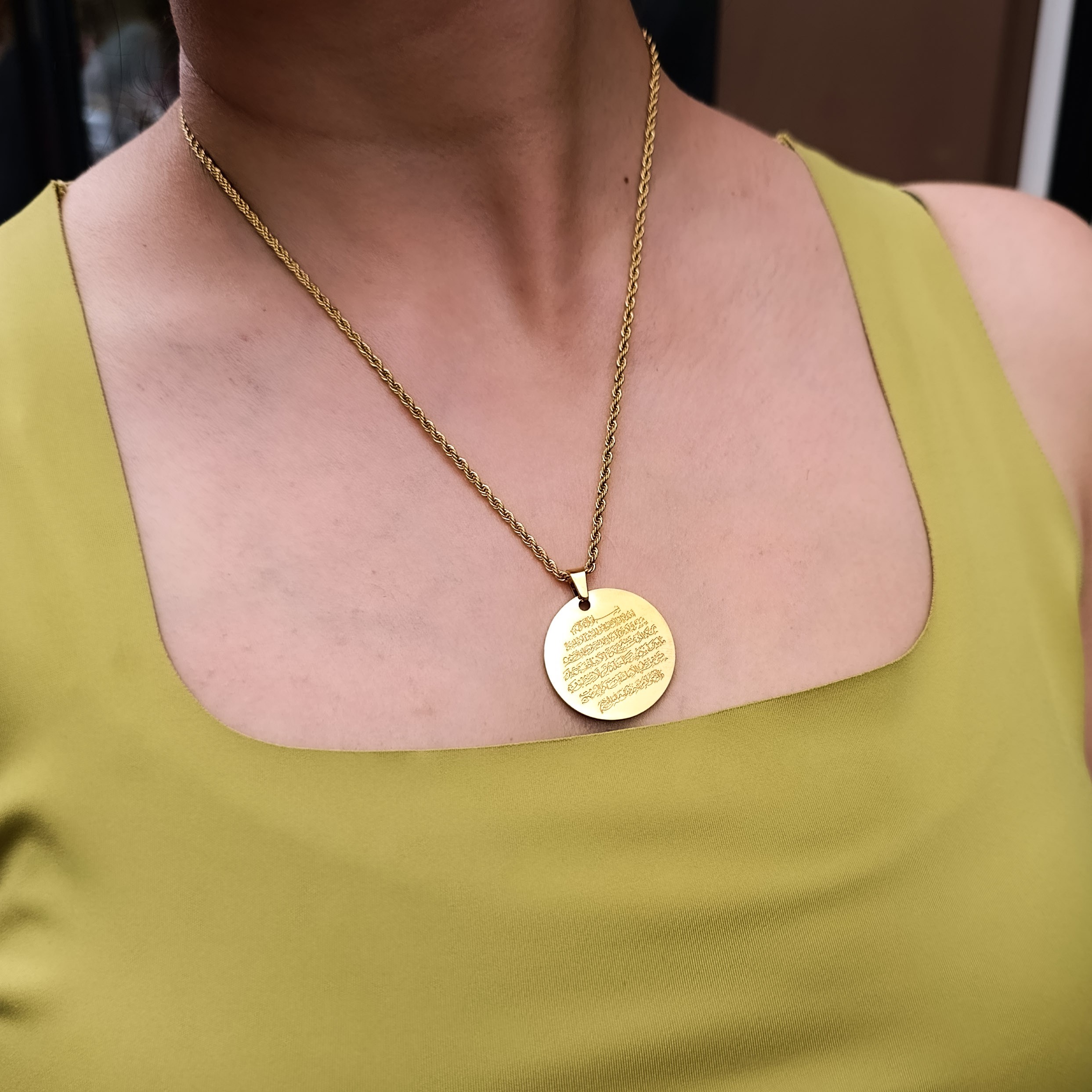 Çelik Kolye Ayetel Kürsü Yazılı Detaylı Burgu Zincir Gold Renk