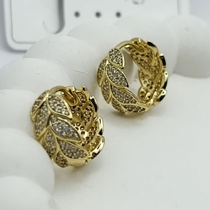 Xuping Küpe Altın Yaprak Halka Model Sıvama Zirkon Taşlı 14k Gold Renk