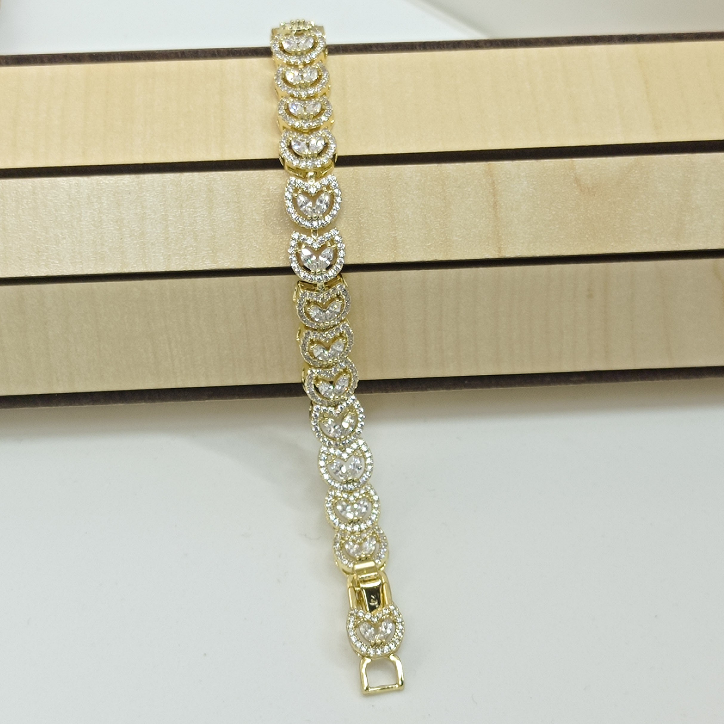Xuping zirkon taşlı lale model  bileklik gold renk bileklik 