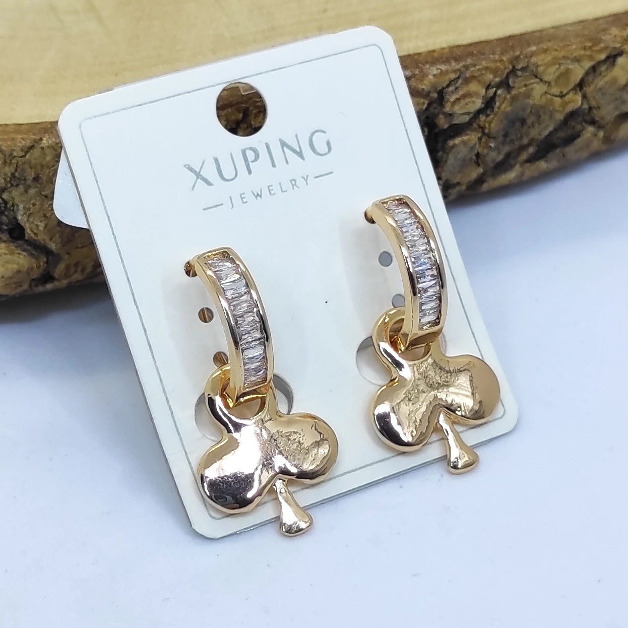 Xuping Uç Detayları Çıkabilen Çiçek Model Zirkon Taşlı Küpe