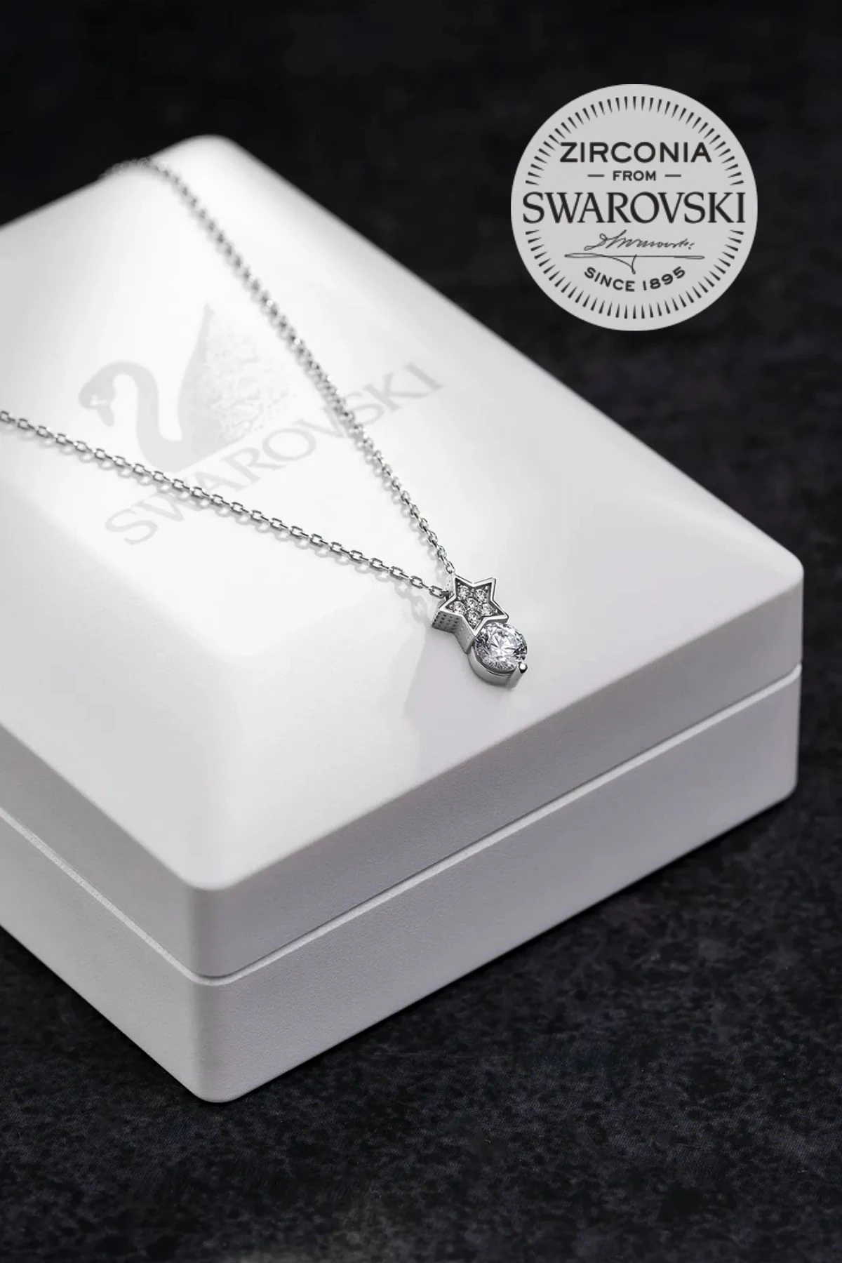 Kadın Gümüş Kolye - Swarovski Taşlı Zirconia Tektaşlı Yıldız Motifli Kadın Kolye