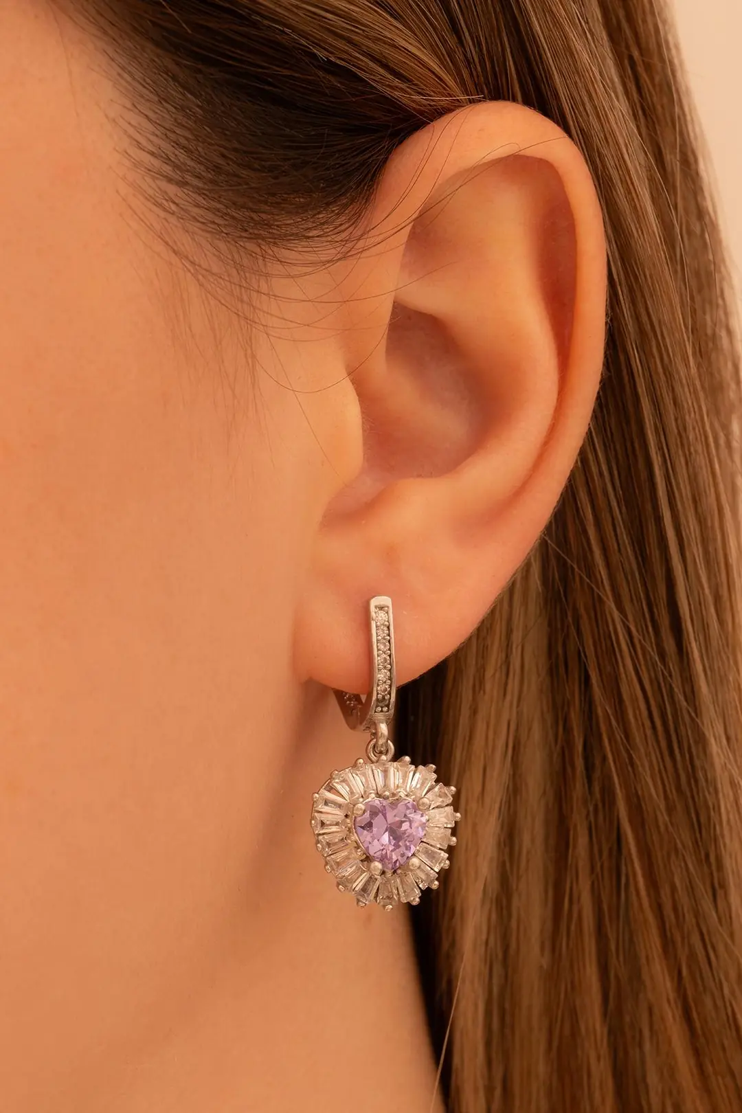 Women's Silver Earrings Heart Amethyst Stone-set Baguette Süslemeli Rhodium-Plated Women's Earrings