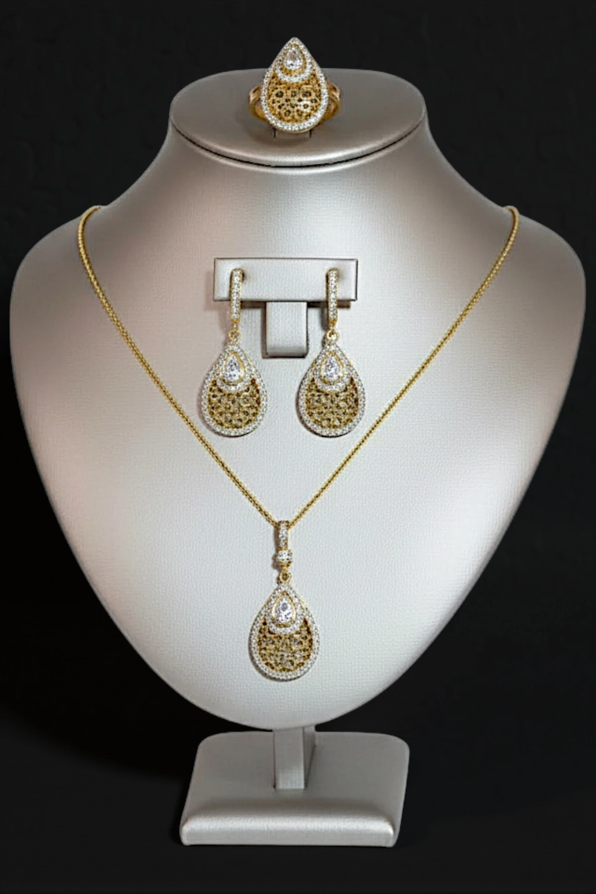 Kadın Gümüş Kolye Yüzük Küpe Set - Damla Model 22 Ayar Altın Kaplama Zirkon Taşlı Gümüş Set