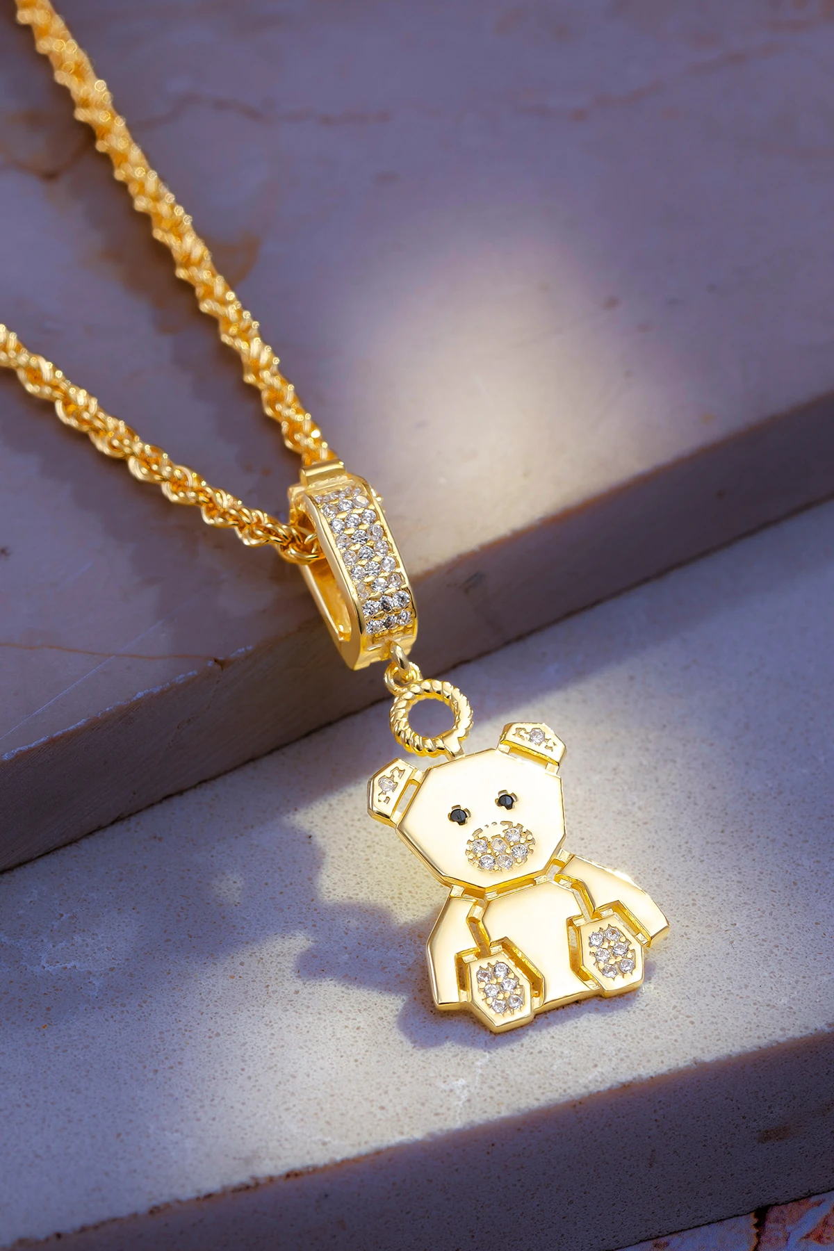 Kadın 18 Ayar Altın Kaplama Ayıcık Figürlü 925 Ayar Gümüş Kolye – Taş Detaylı Zarif Tasarım