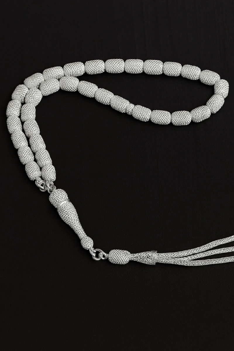 Erkek Gümüş Tespih - 925 Ayar Oksitli Model Delikli Kapsül Kesim Tesbih