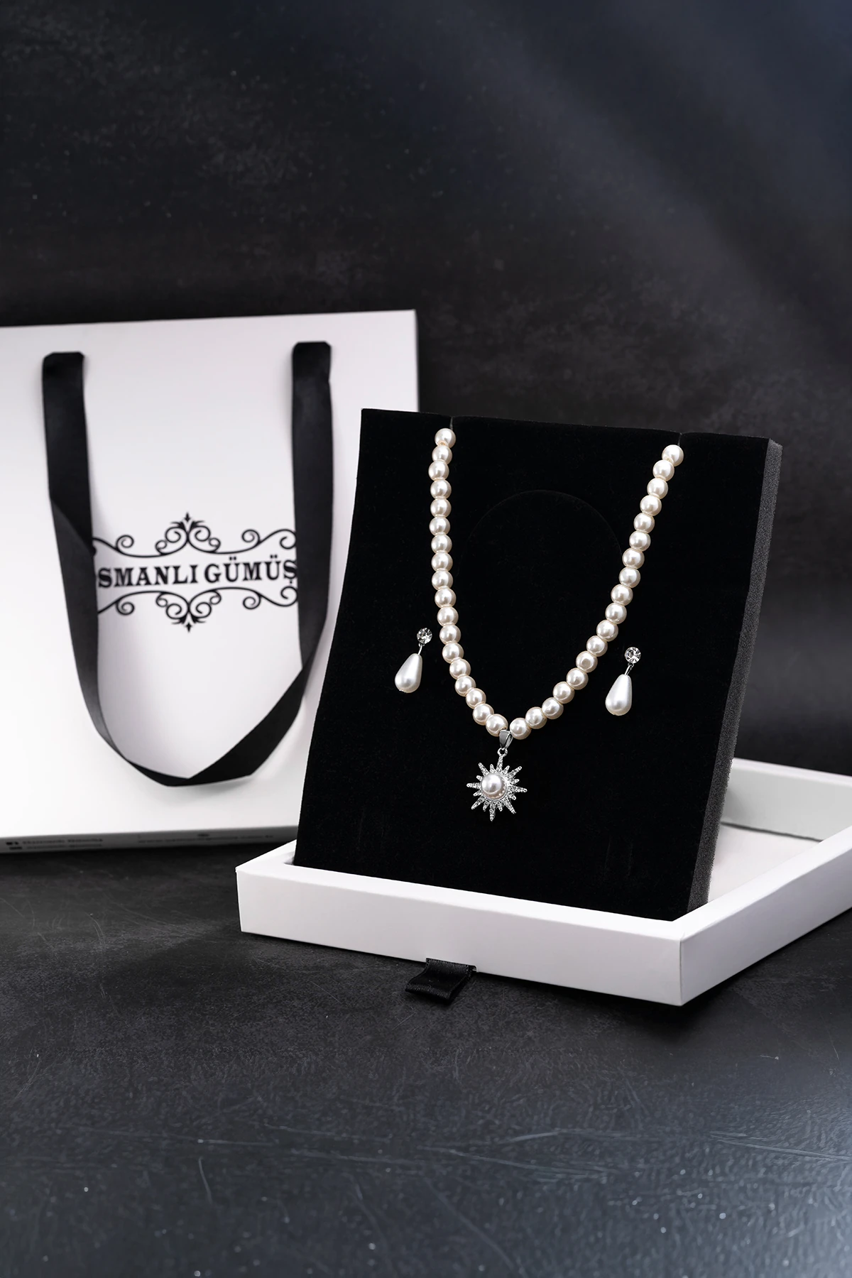 Kadın İnci Kolye Küpe Set - Solara Model Çiçek Motifli Kadın İnci Set