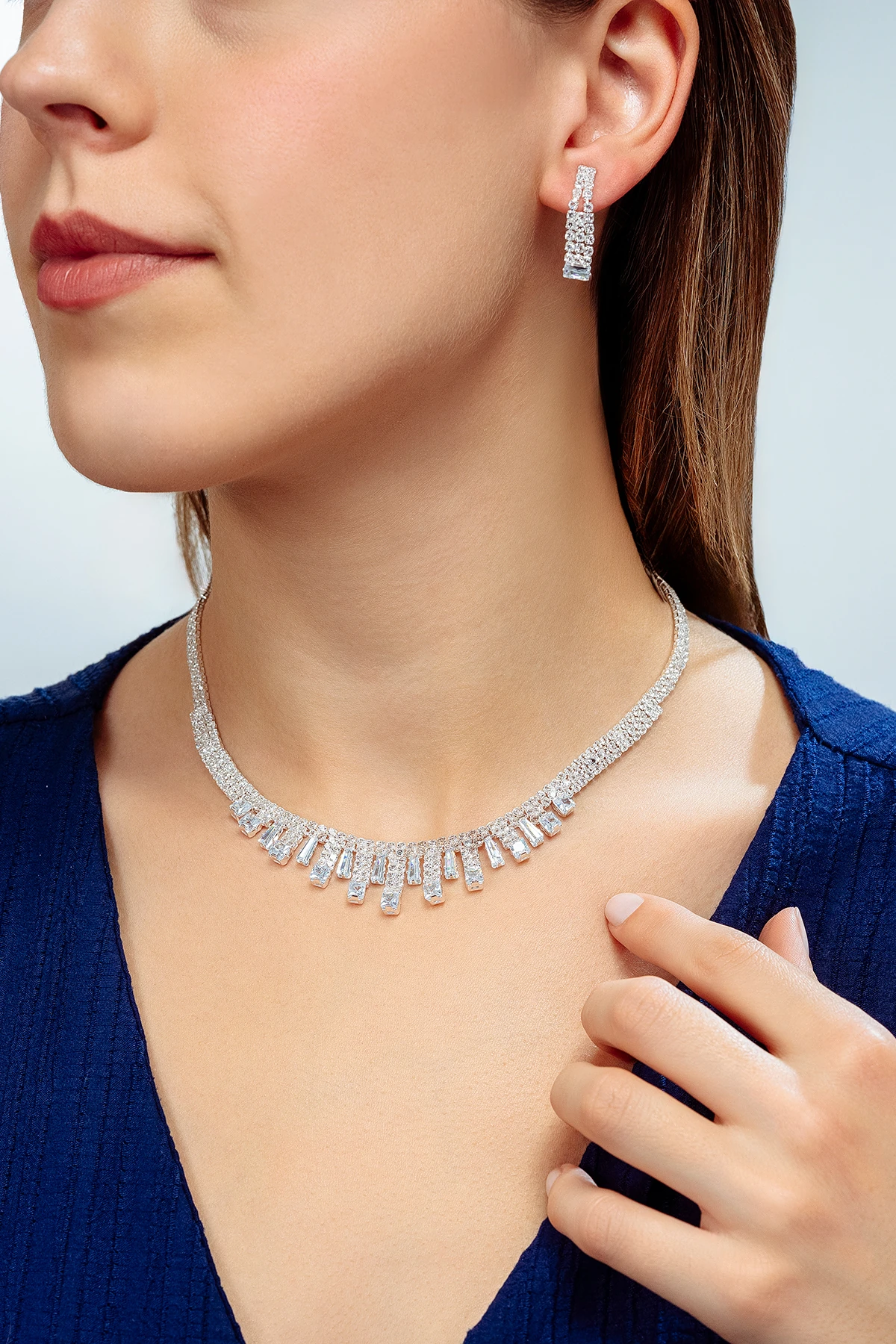 Kadın Bijuteri Kolye Küpe Set - Aurelia Model Zirkon Taşlı Zarif Su Yolu Set