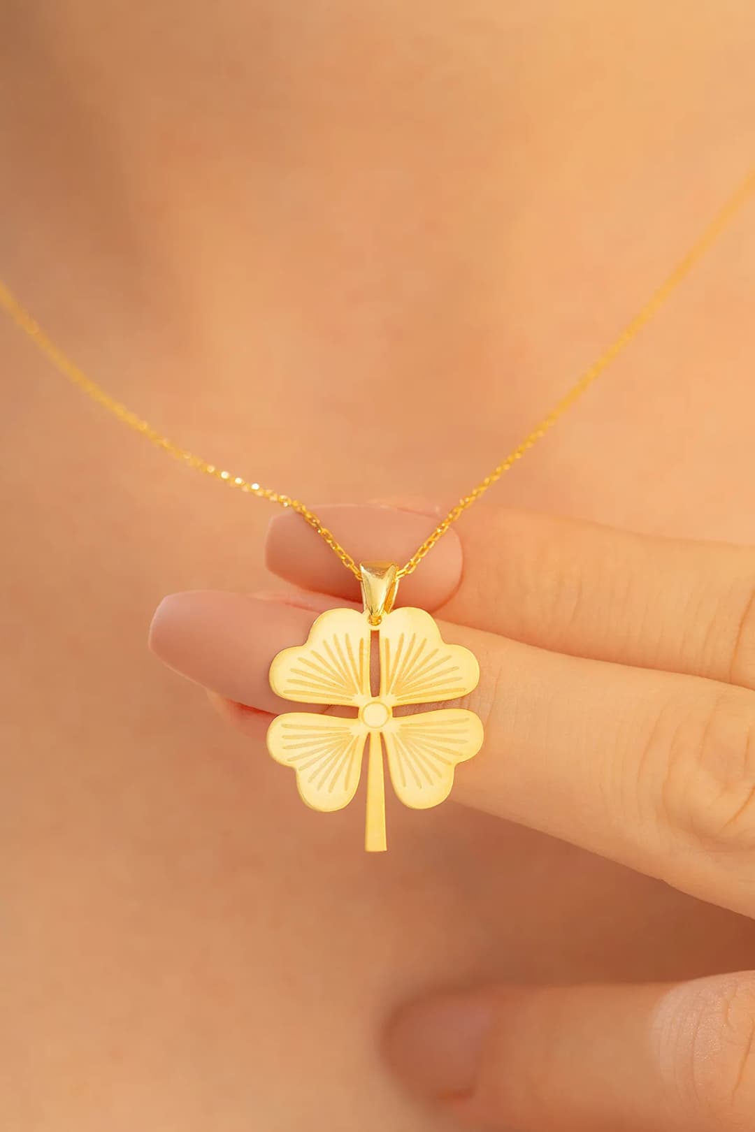 Women's Silver Necklace Gold Plated 4 Leaf Clover Motif Silver Necklace