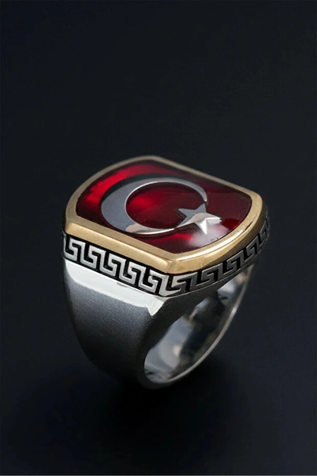 Erkek Gümüş Yüzük - Ay Yıldız İşlemeli Kırmızı Yakut Taşlı Grek Desenli Türk Bayrağı Model Yüzük